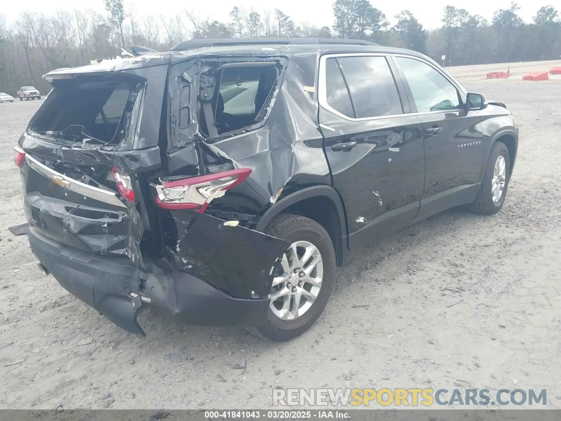 4 Photograph of a damaged car 1GNEVMKW8MJ219280 CHEVROLET TRAVERSE 2021