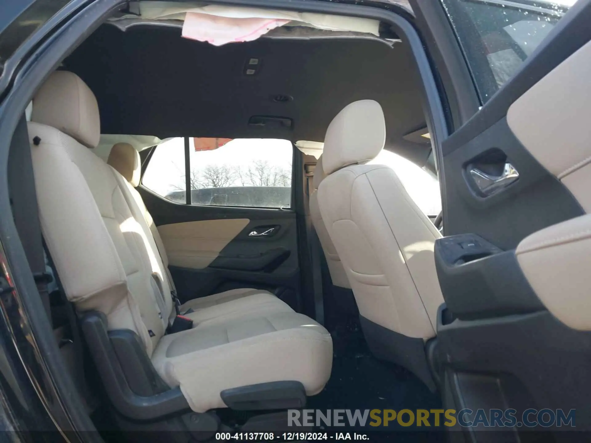 8 Photograph of a damaged car 1GNERFKW1NJ100164 CHEVROLET TRAVERSE 2022