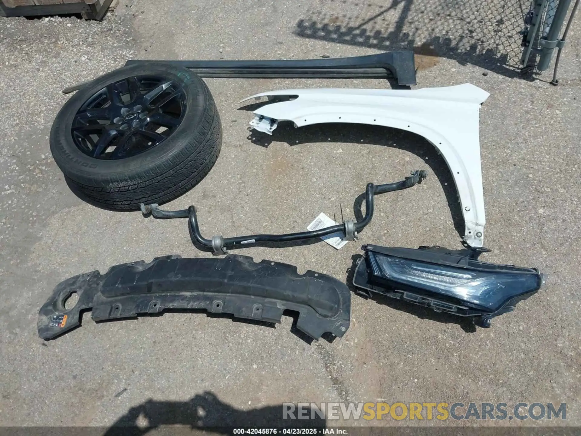 12 Photograph of a damaged car 1GNERFKW2NJ132976 CHEVROLET TRAVERSE 2022