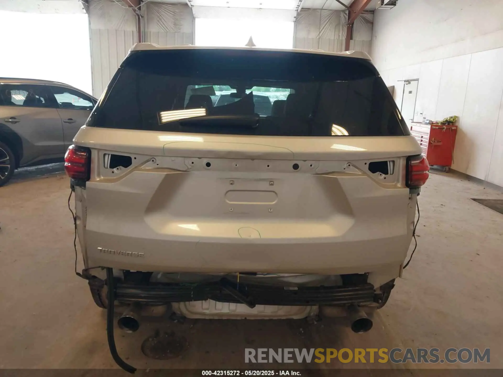 16 Photograph of a damaged car 1GNERFKW3NJ114938 CHEVROLET TRAVERSE 2022