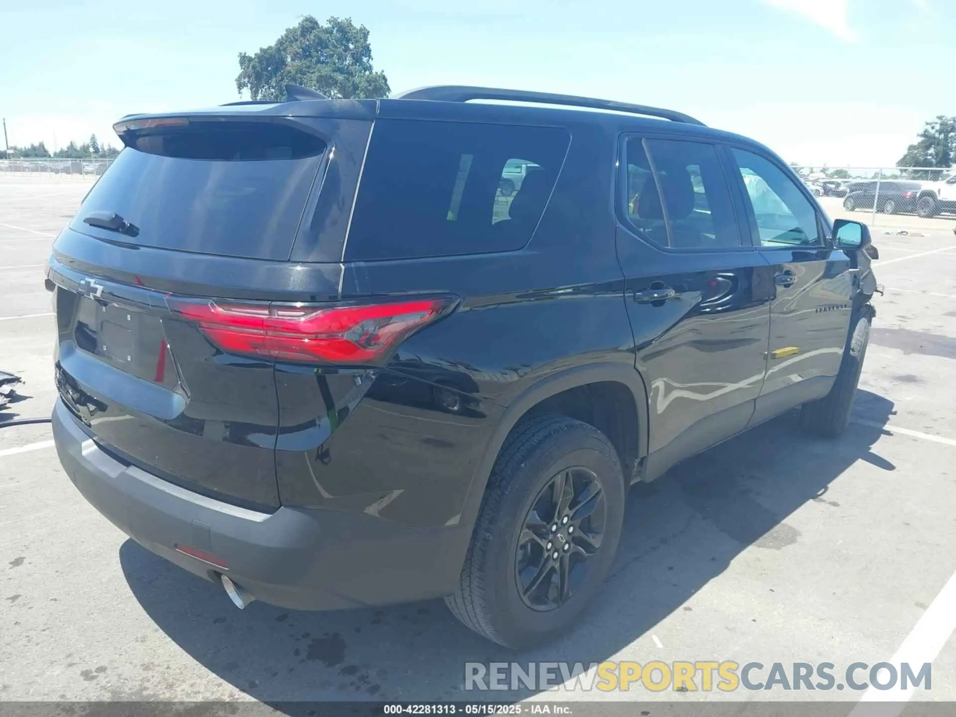4 Photograph of a damaged car 1GNERFKW3NJ183869 CHEVROLET TRAVERSE 2022