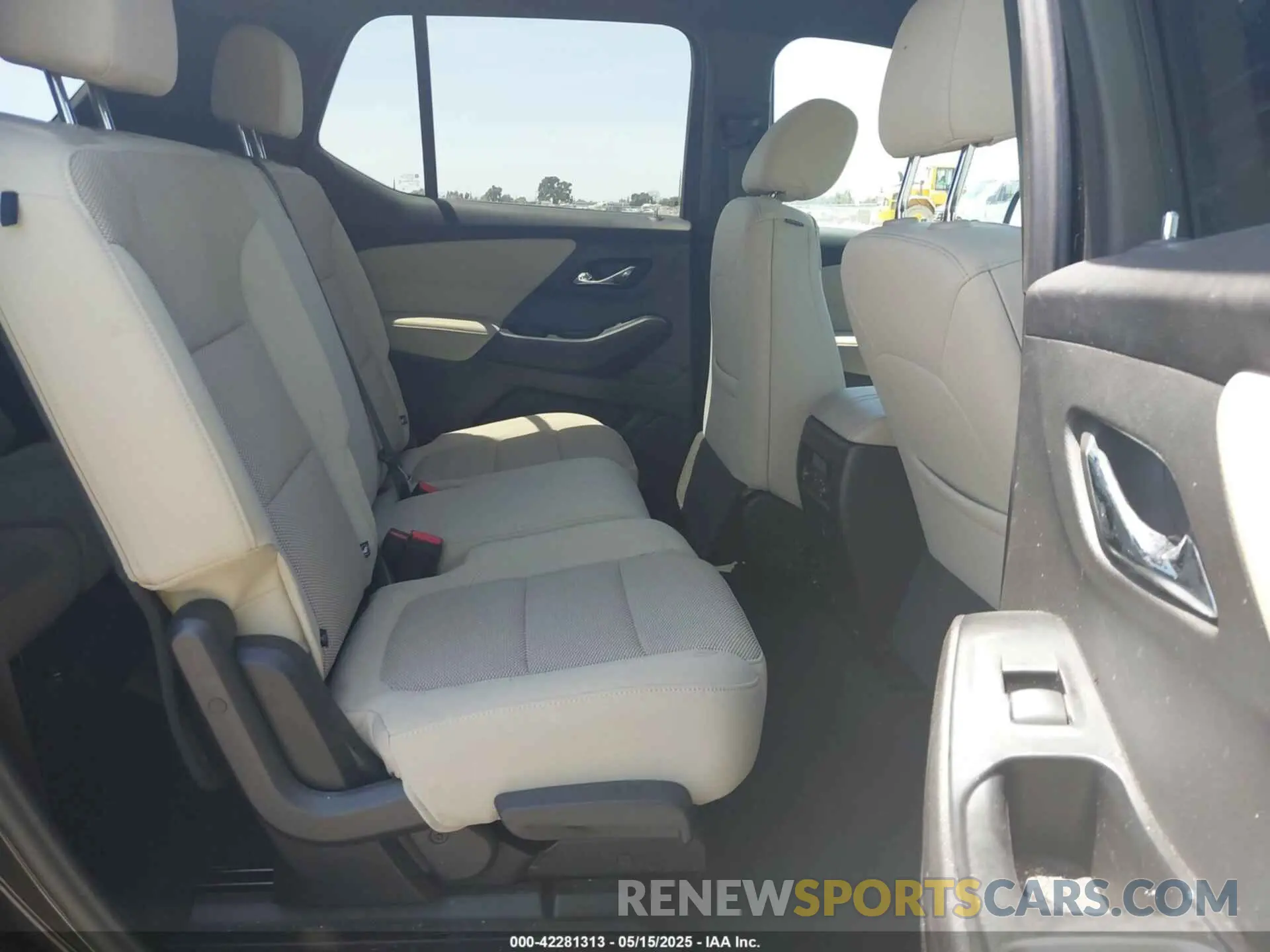 8 Photograph of a damaged car 1GNERFKW3NJ183869 CHEVROLET TRAVERSE 2022