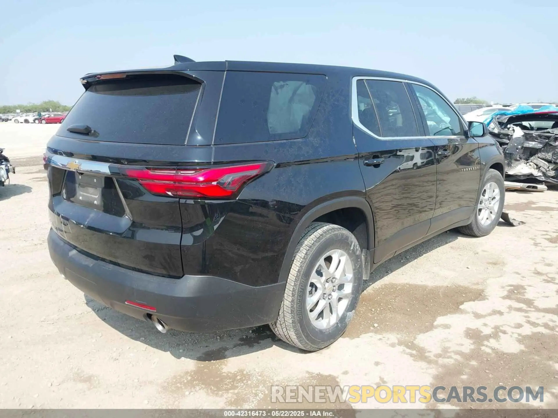 4 Photograph of a damaged car 1GNERFKW4NJ168961 CHEVROLET TRAVERSE 2022