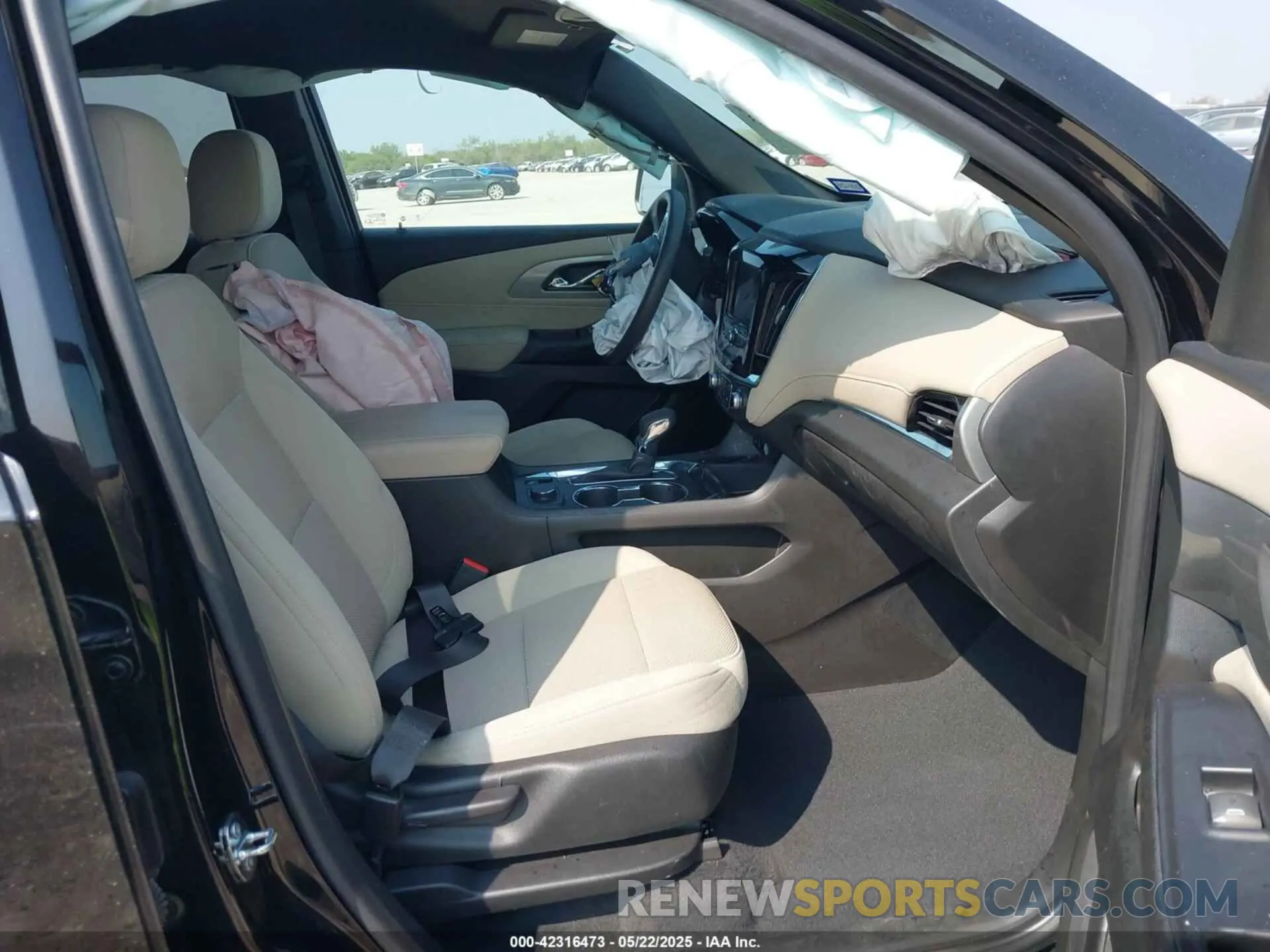 5 Photograph of a damaged car 1GNERFKW4NJ168961 CHEVROLET TRAVERSE 2022
