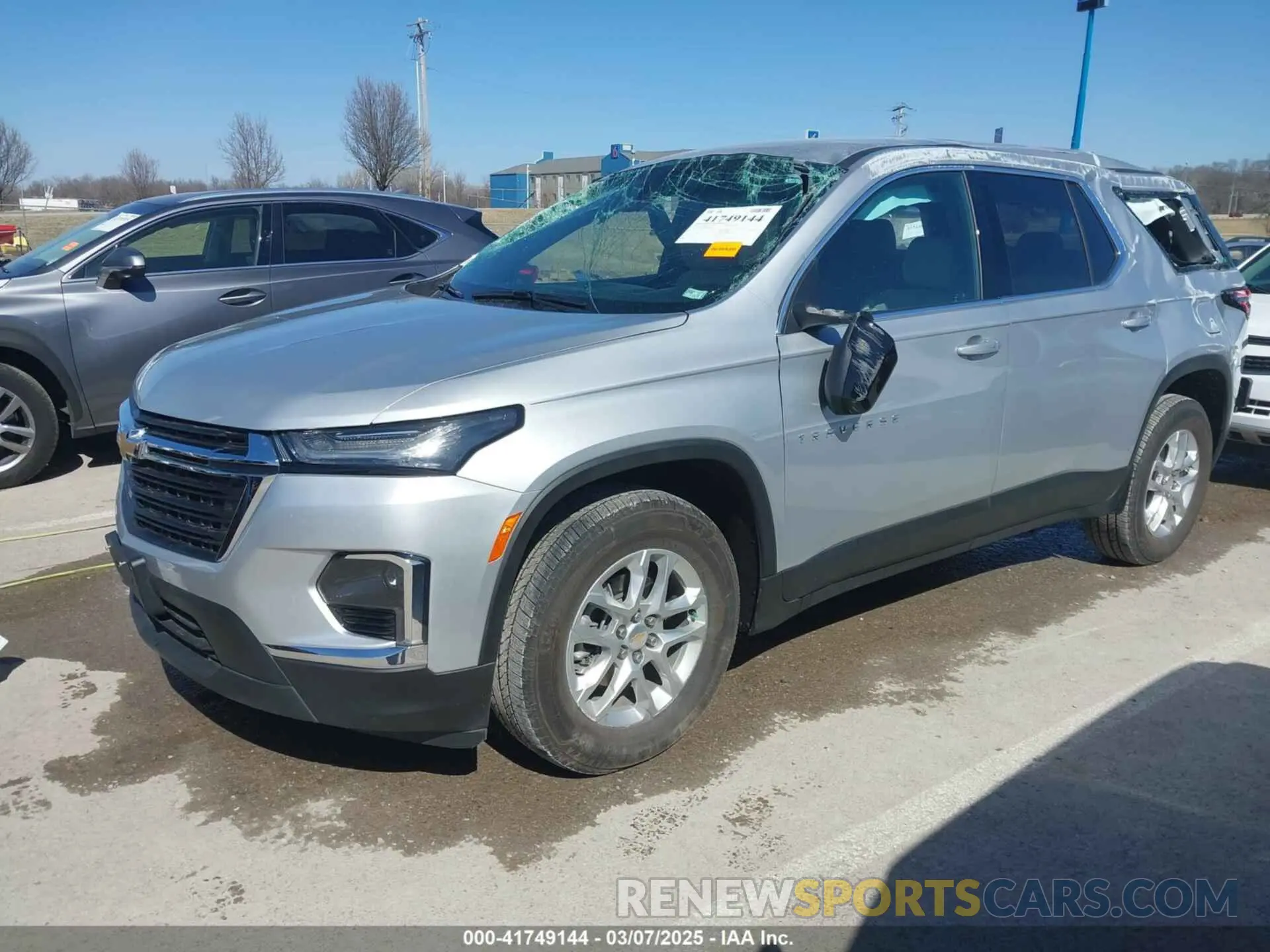 2 Photograph of a damaged car 1GNERFKW6NJ162594 CHEVROLET TRAVERSE 2022
