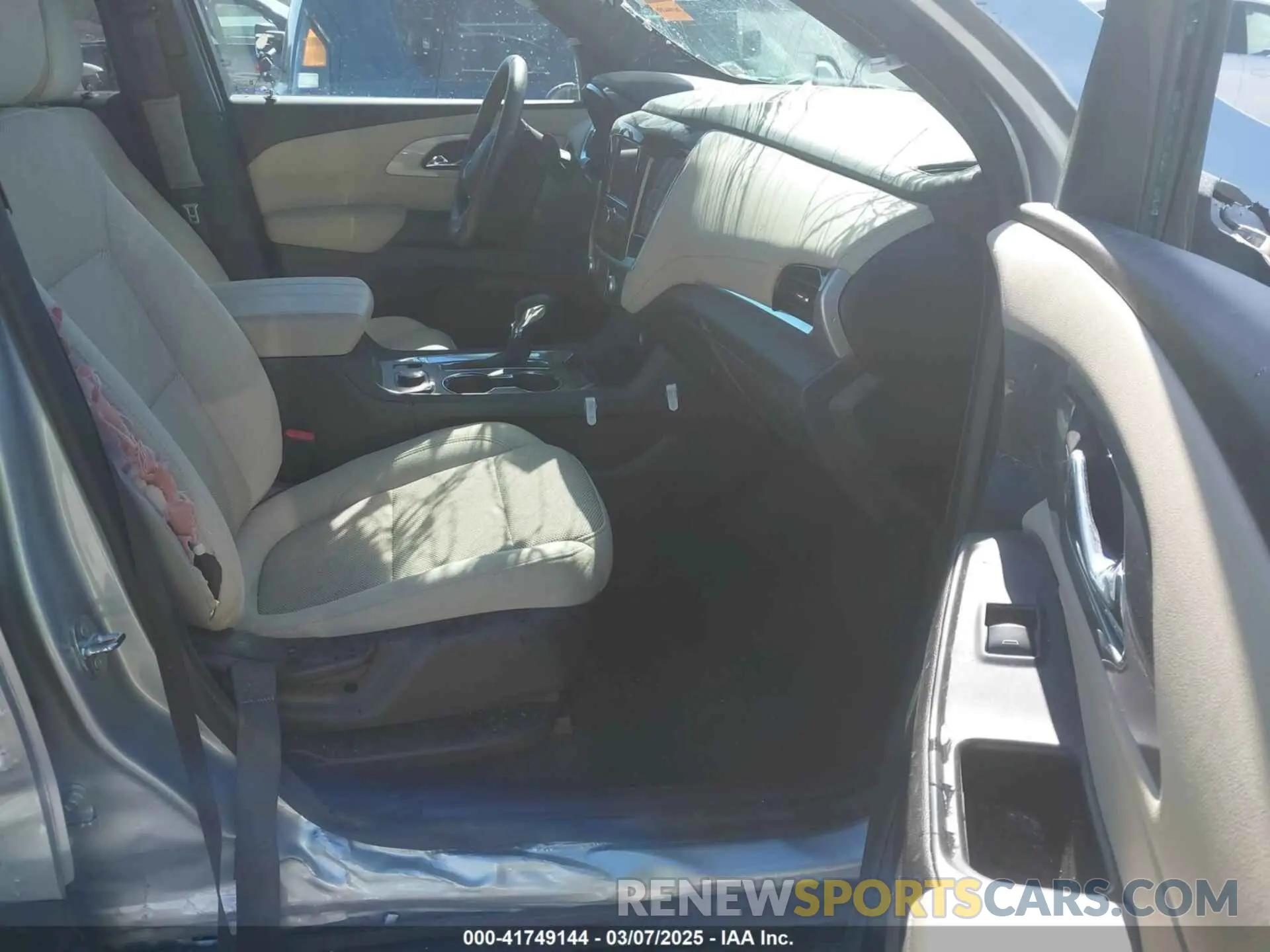 5 Photograph of a damaged car 1GNERFKW6NJ162594 CHEVROLET TRAVERSE 2022
