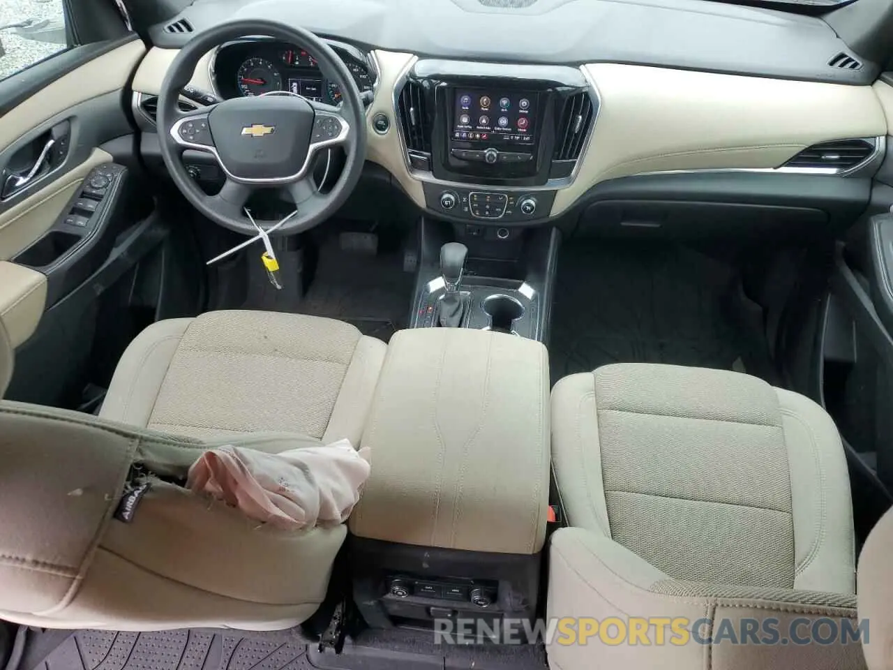 8 Photograph of a damaged car 1GNERFKW7NJ137154 CHEVROLET TRAVERSE 2022