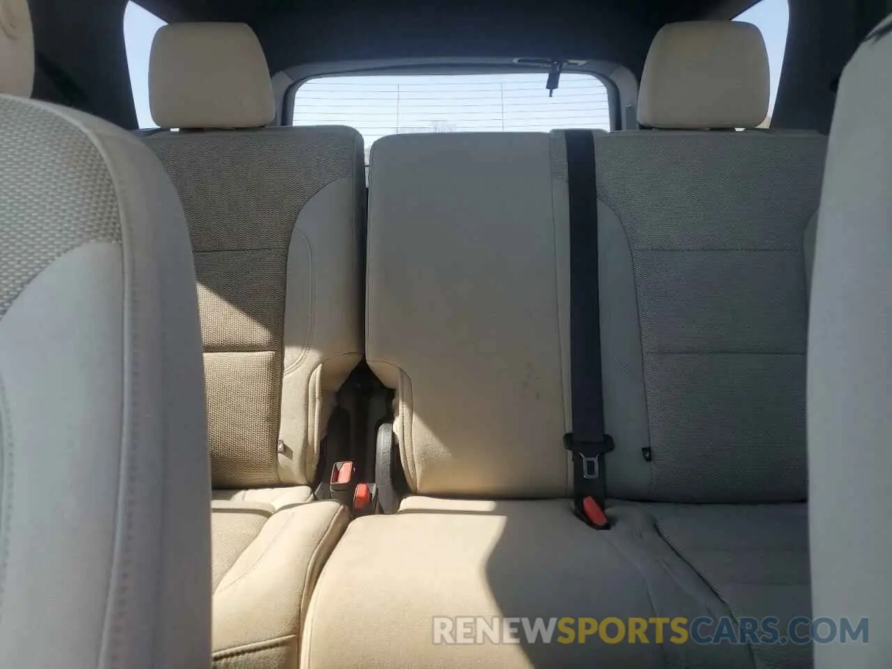10 Photograph of a damaged car 1GNERFKWXNJ111597 CHEVROLET TRAVERSE 2022