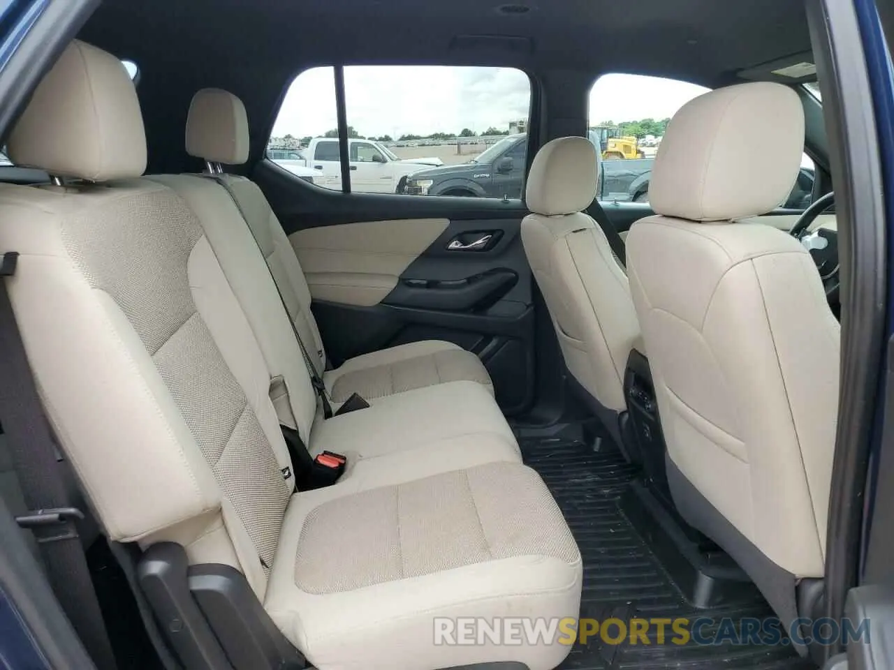 11 Photograph of a damaged car 1GNERFKWXNJ134149 CHEVROLET TRAVERSE 2022