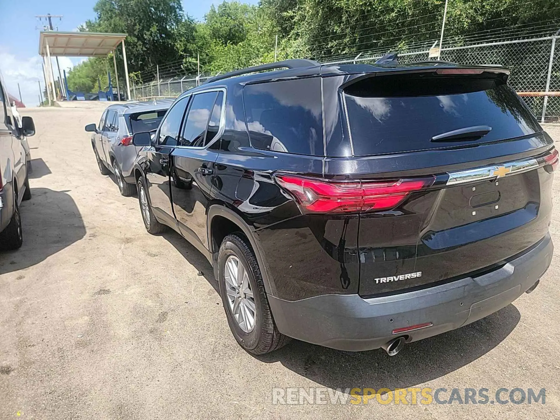 14 Photograph of a damaged car 1GNERGKW0NJ146381 CHEVROLET TRAVERSE 2022