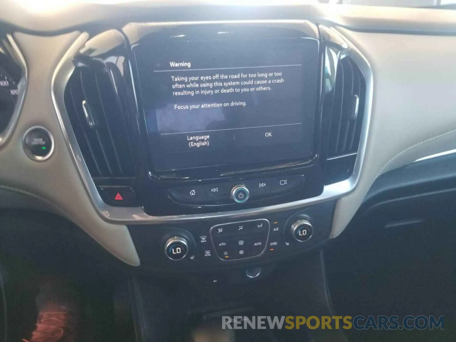 9 Photograph of a damaged car 1GNERGKW0NJ146381 CHEVROLET TRAVERSE 2022