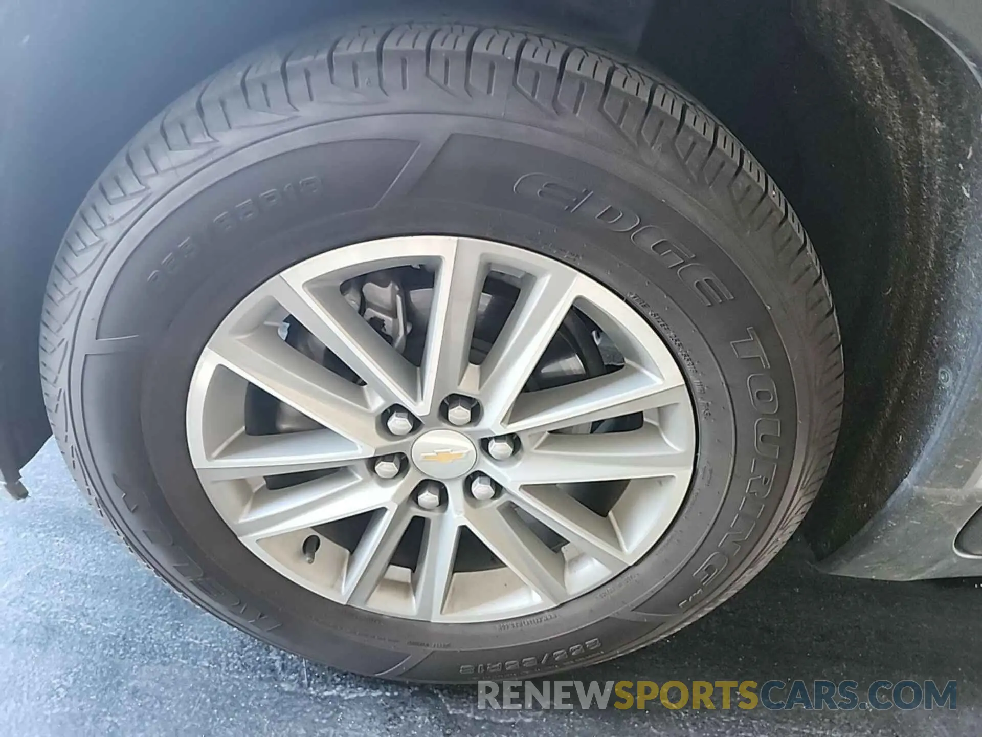 5 Photograph of a damaged car 1GNERGKW1NJ146907 CHEVROLET TRAVERSE 2022