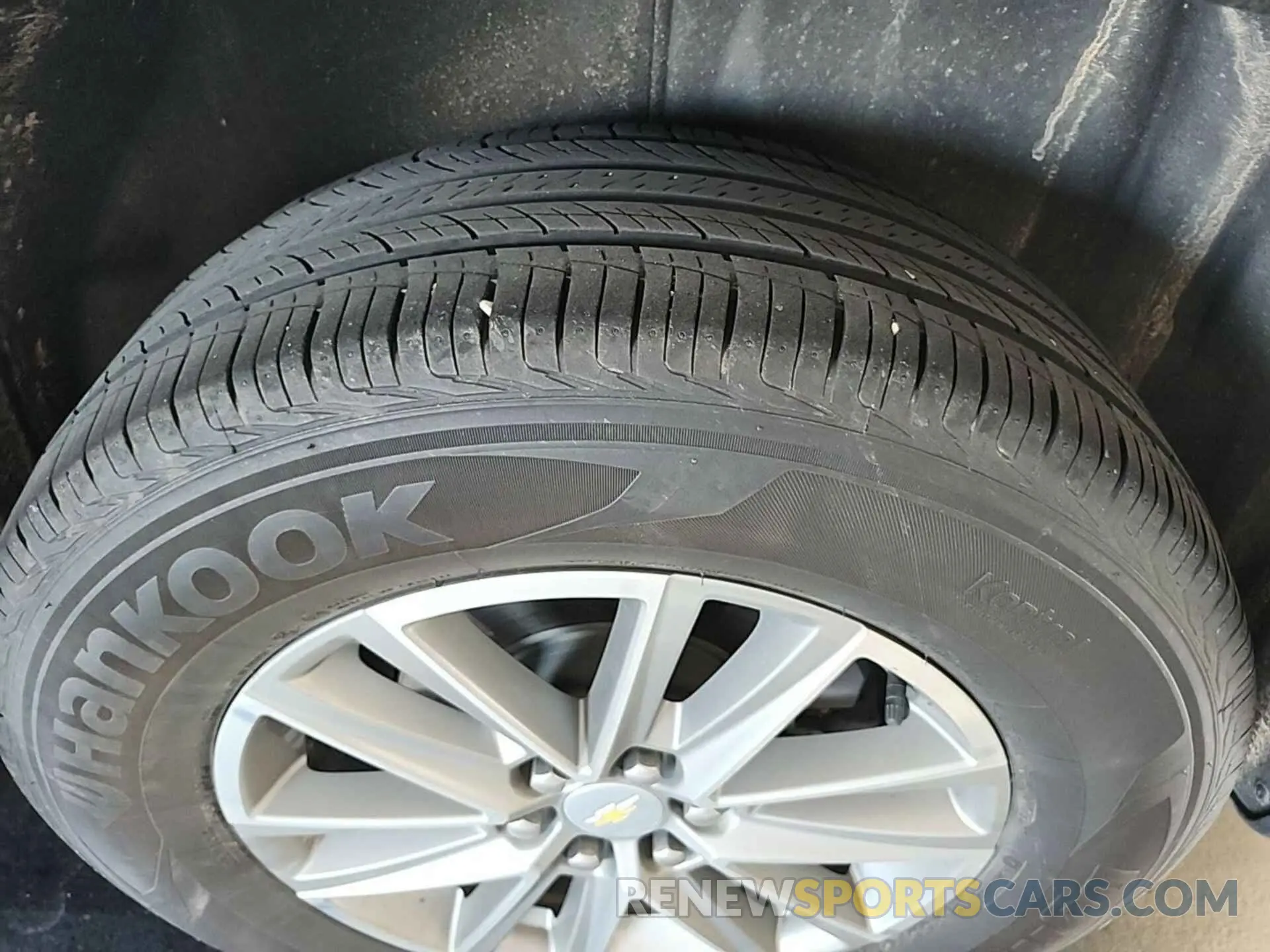 9 Photograph of a damaged car 1GNERGKW1NJ146907 CHEVROLET TRAVERSE 2022