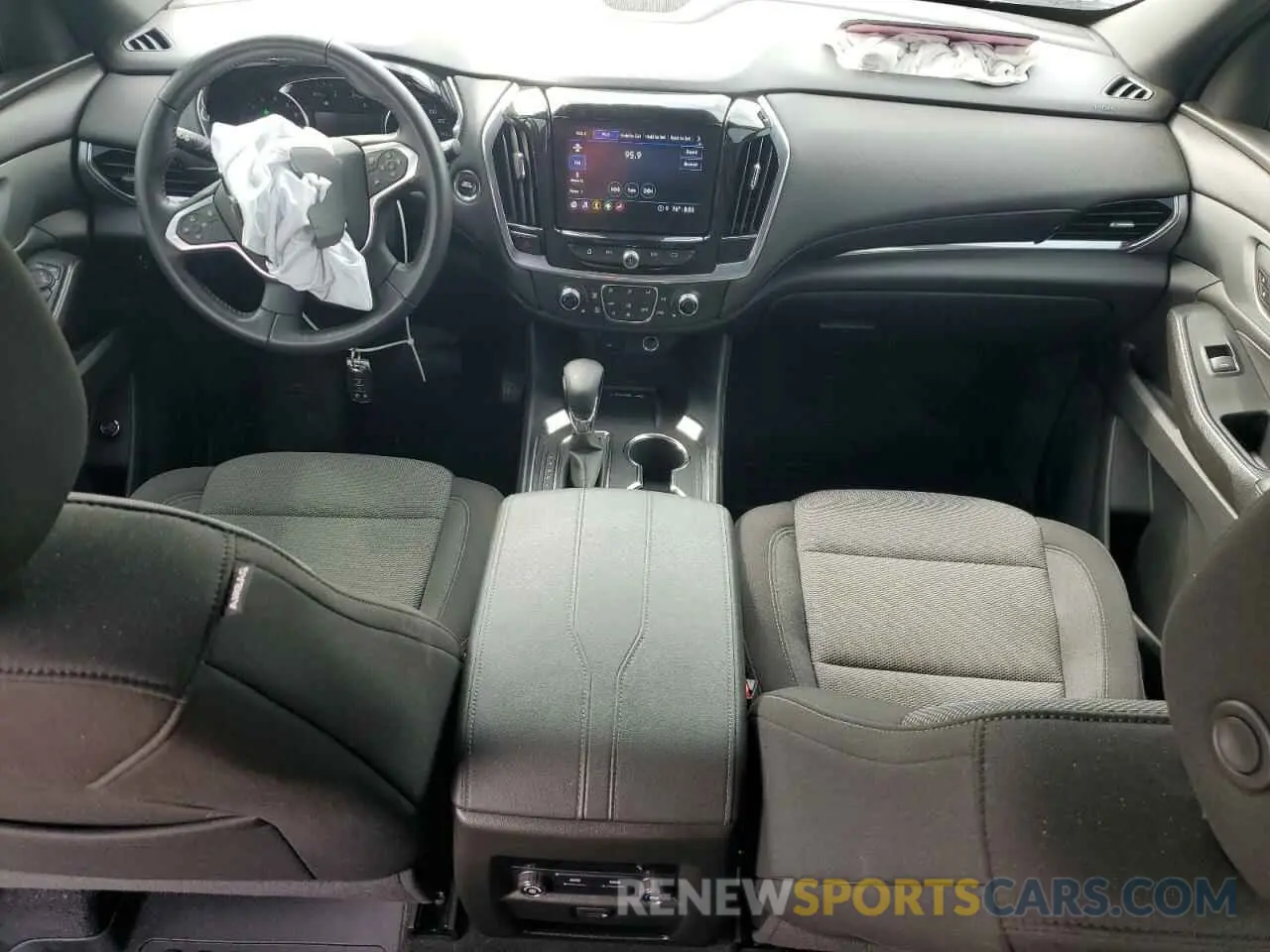 8 Photograph of a damaged car 1GNERGKW1NJ188428 CHEVROLET TRAVERSE 2022