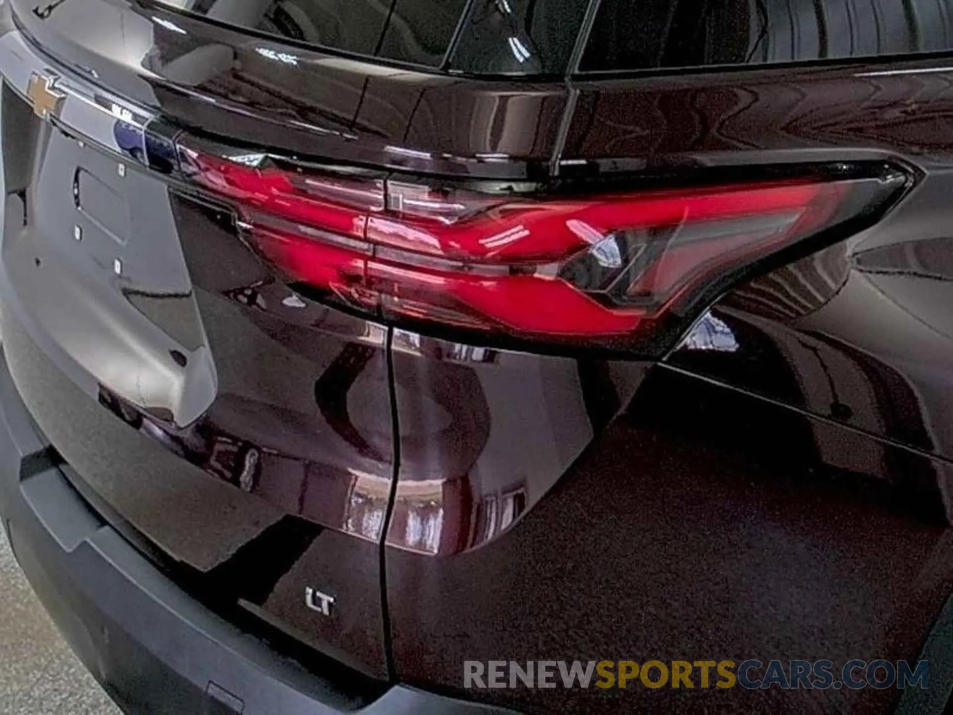 37 Photograph of a damaged car 1GNERGKW2NJ141618 CHEVROLET TRAVERSE 2022