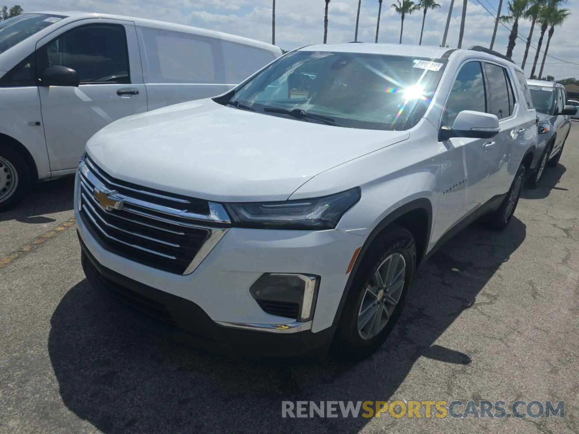 18 Photograph of a damaged car 1GNERGKW2NJ168866 CHEVROLET TRAVERSE 2022