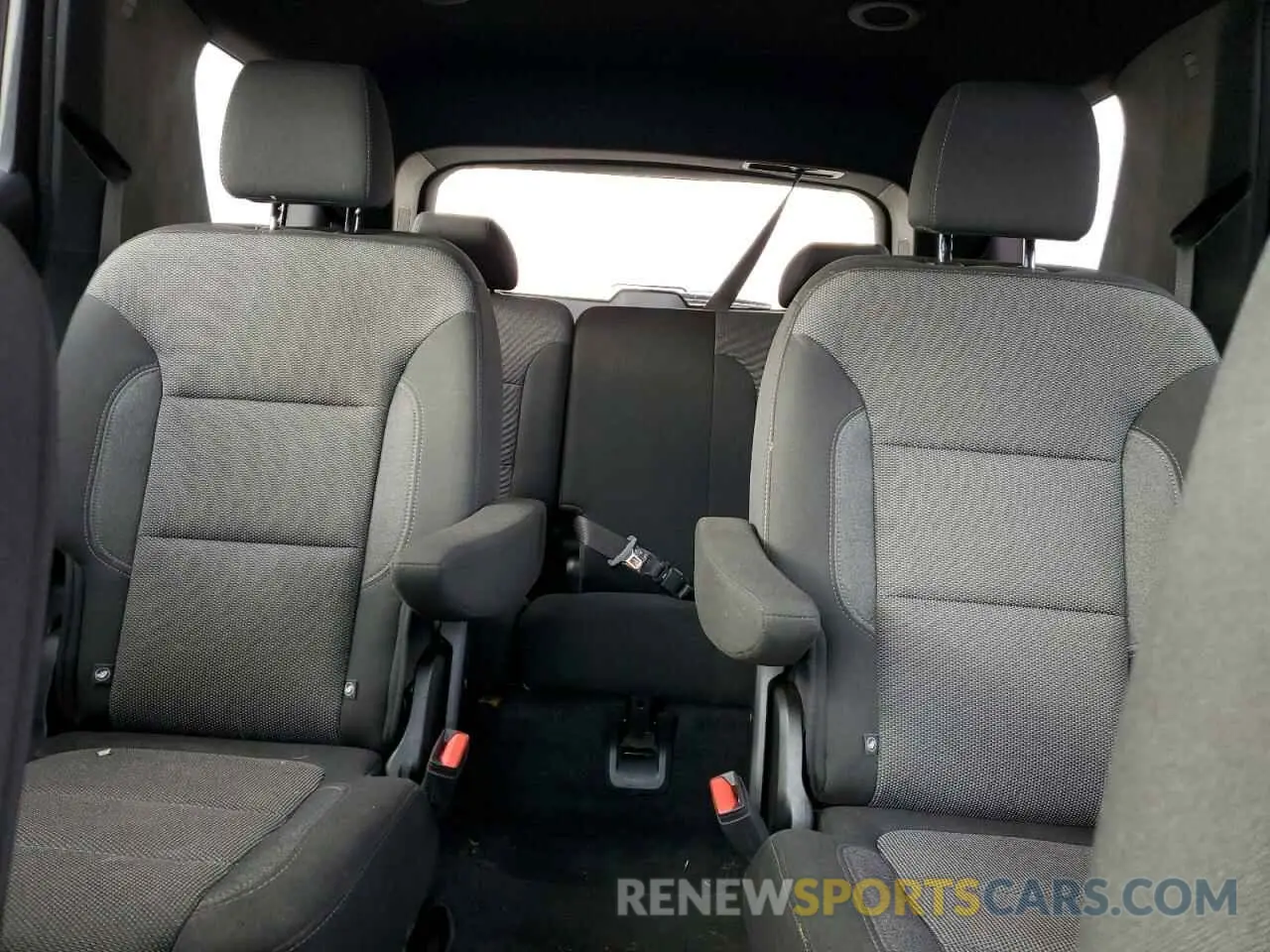 10 Photograph of a damaged car 1GNERGKW2NJ176076 CHEVROLET TRAVERSE 2022