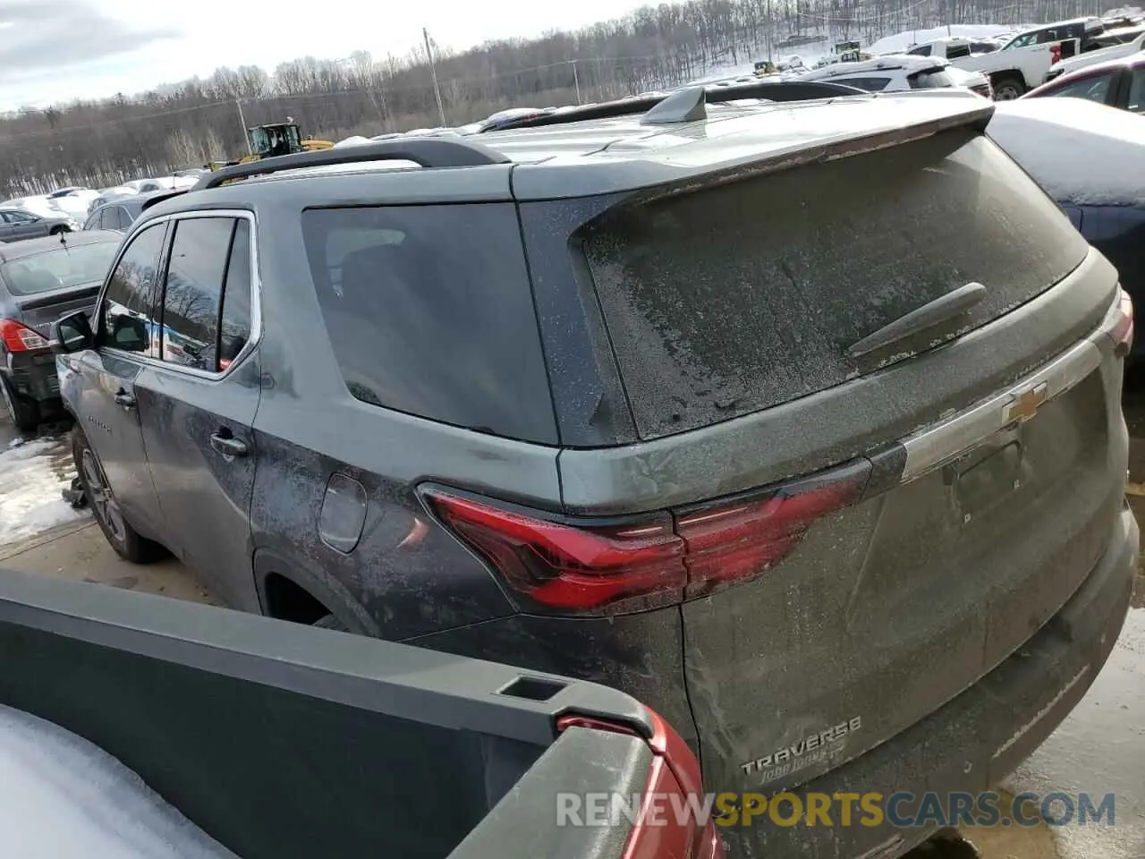 2 Photograph of a damaged car 1GNERGKW2NJ176076 CHEVROLET TRAVERSE 2022
