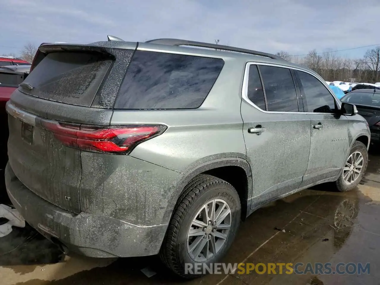 3 Photograph of a damaged car 1GNERGKW2NJ176076 CHEVROLET TRAVERSE 2022