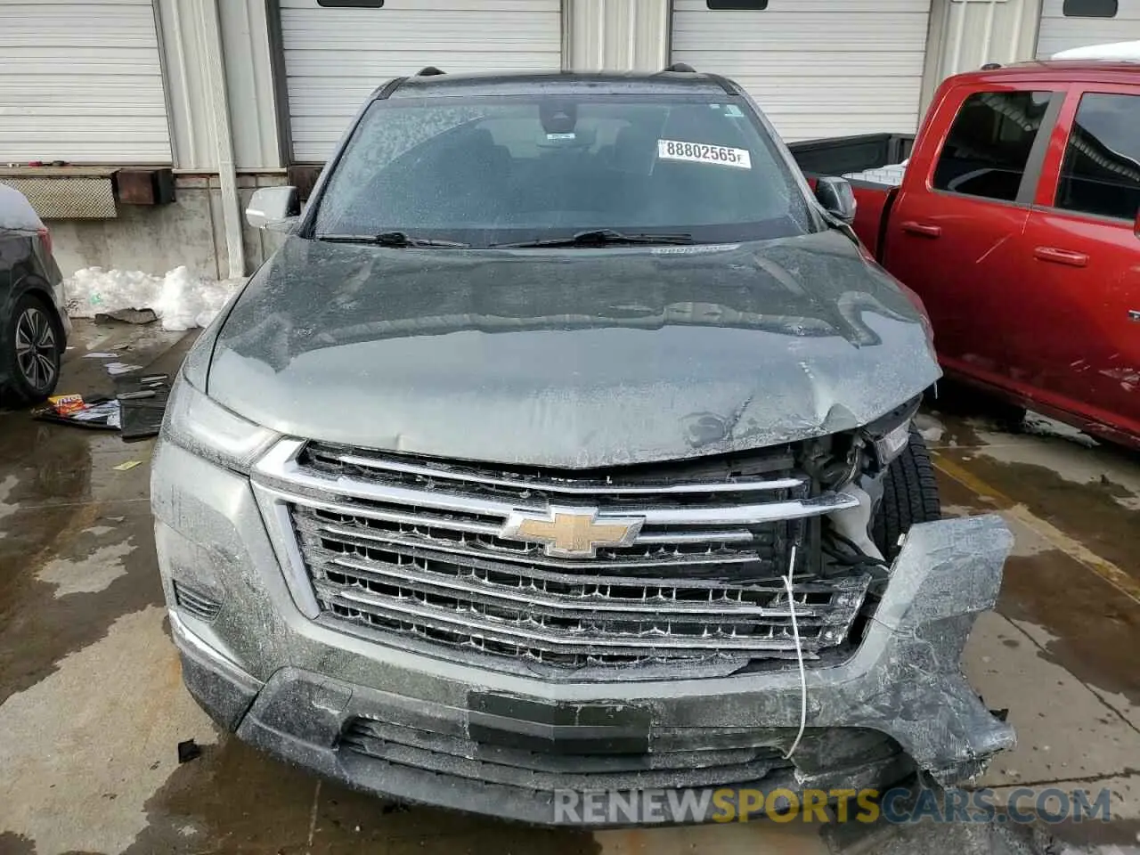 5 Photograph of a damaged car 1GNERGKW2NJ176076 CHEVROLET TRAVERSE 2022