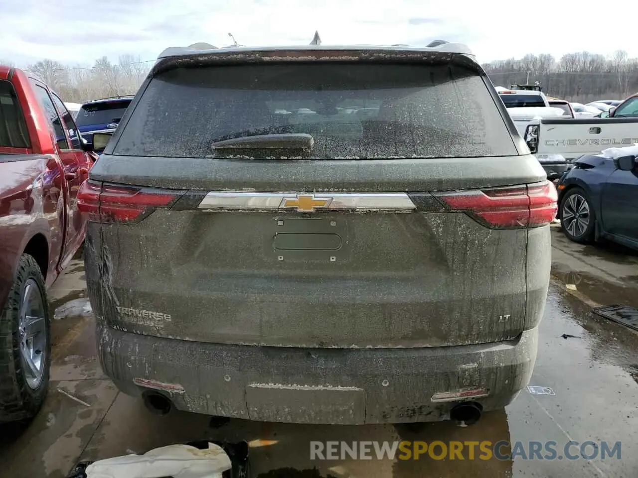 6 Photograph of a damaged car 1GNERGKW2NJ176076 CHEVROLET TRAVERSE 2022