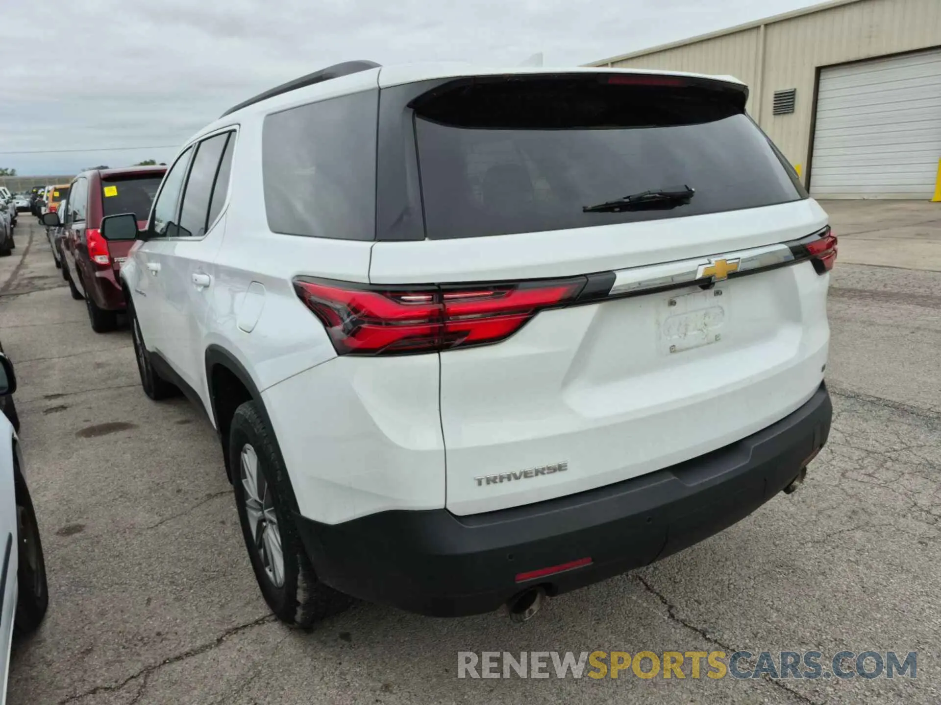 17 Photograph of a damaged car 1GNERGKW3NJ152241 CHEVROLET TRAVERSE 2022