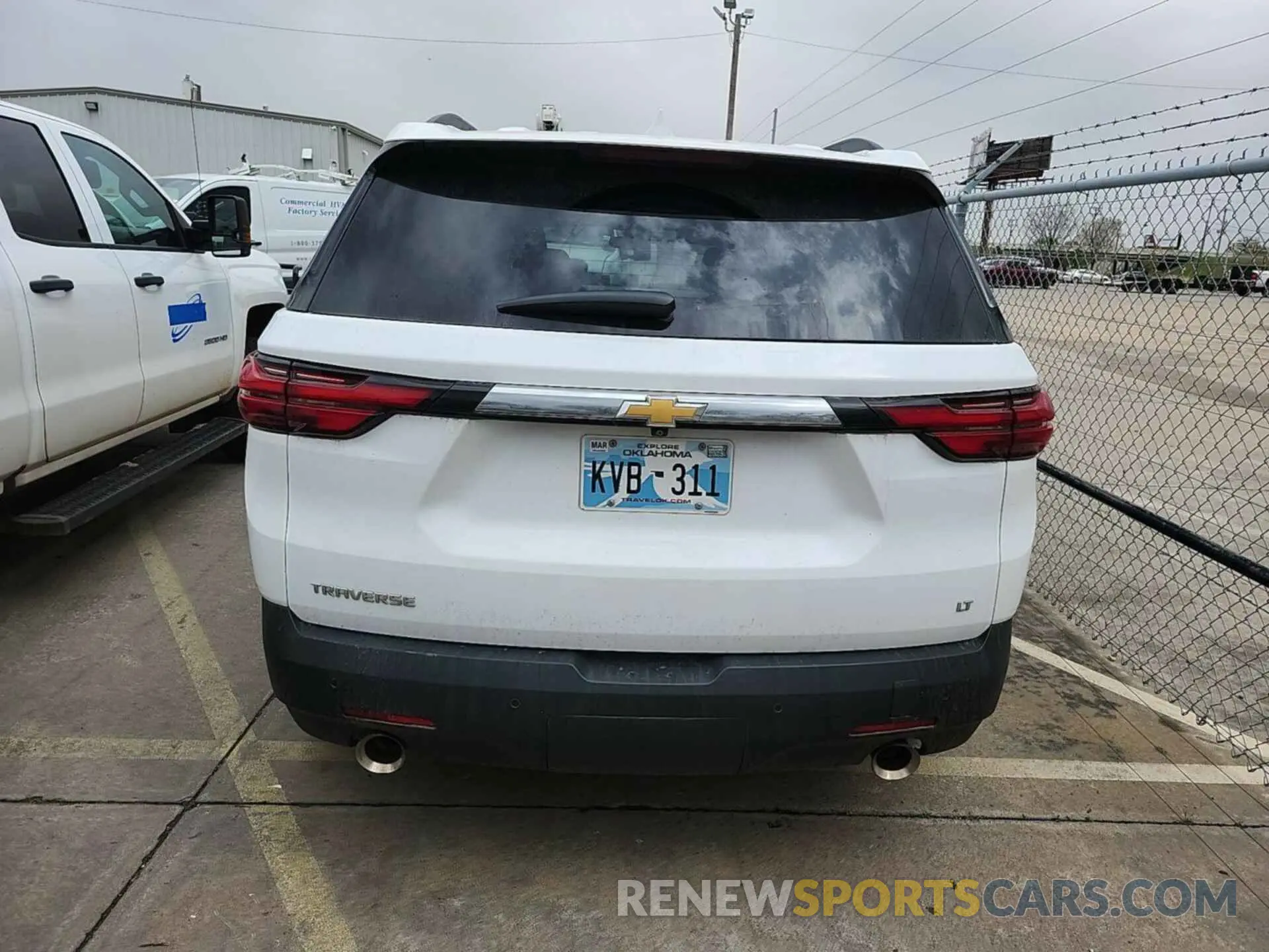 10 Photograph of a damaged car 1GNERGKW3NJ157214 CHEVROLET TRAVERSE 2022
