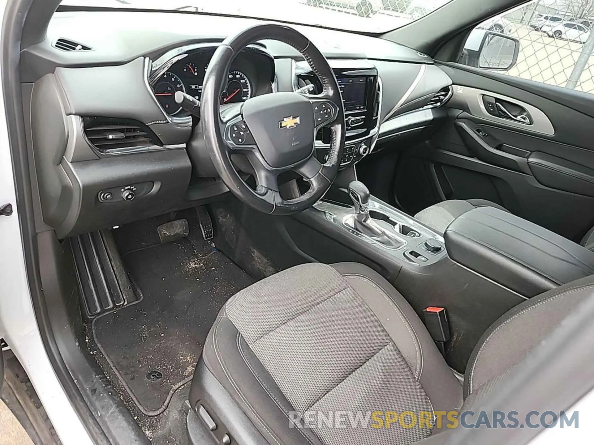 18 Photograph of a damaged car 1GNERGKW3NJ157214 CHEVROLET TRAVERSE 2022