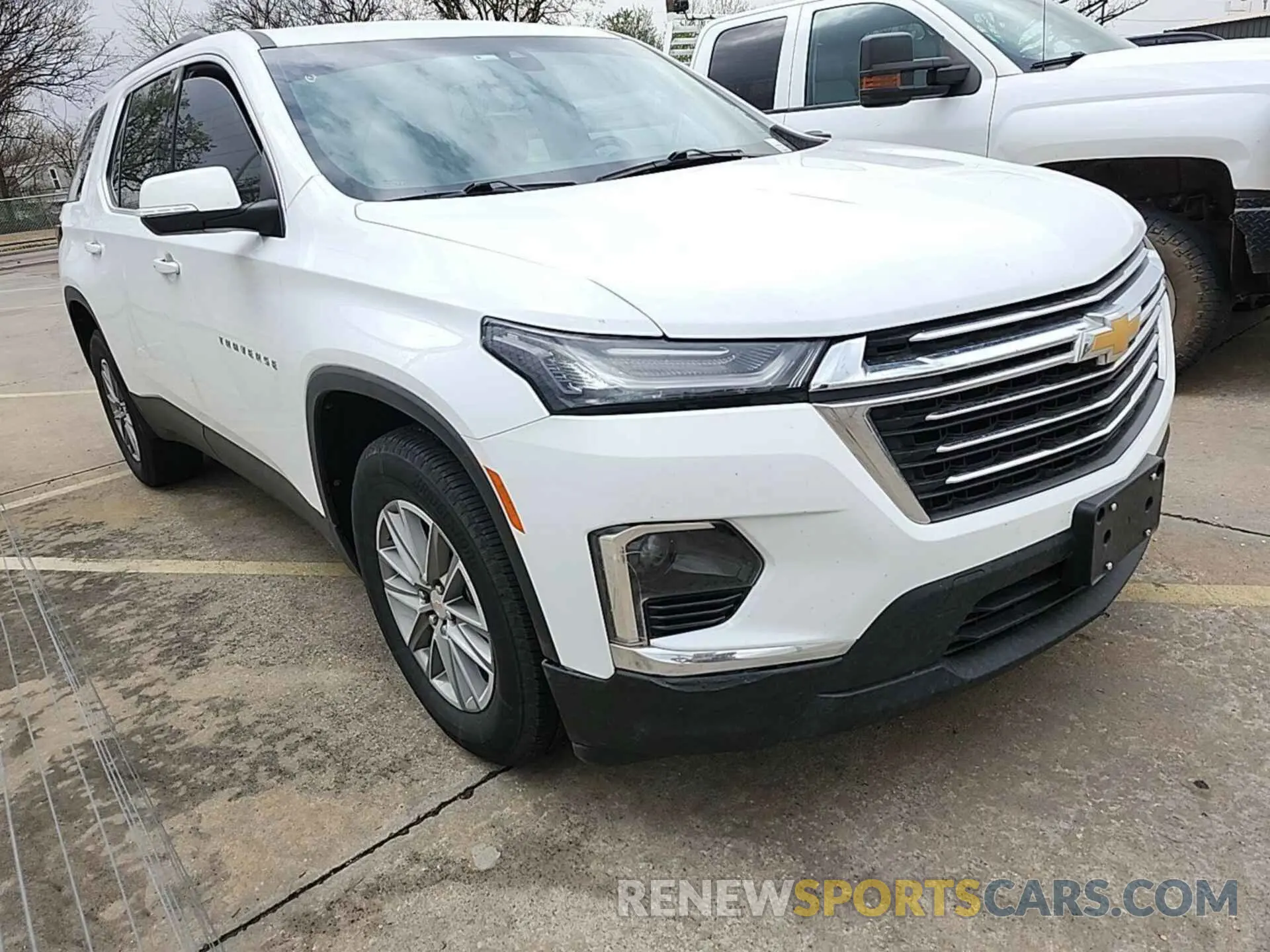 2 Photograph of a damaged car 1GNERGKW3NJ157214 CHEVROLET TRAVERSE 2022
