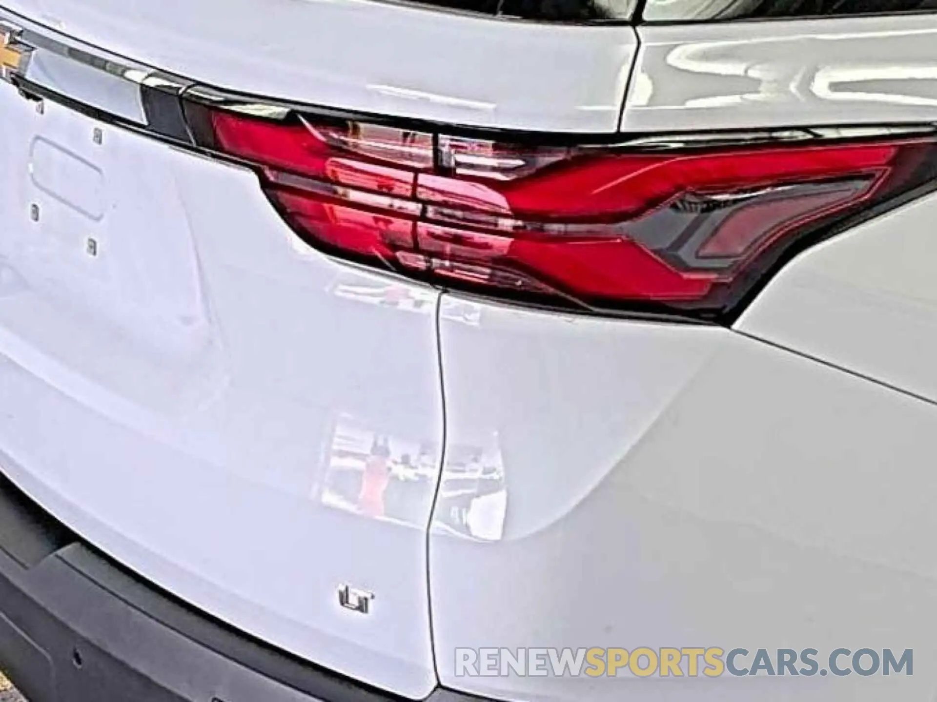 13 Photograph of a damaged car 1GNERGKW3NJ180301 CHEVROLET TRAVERSE 2022