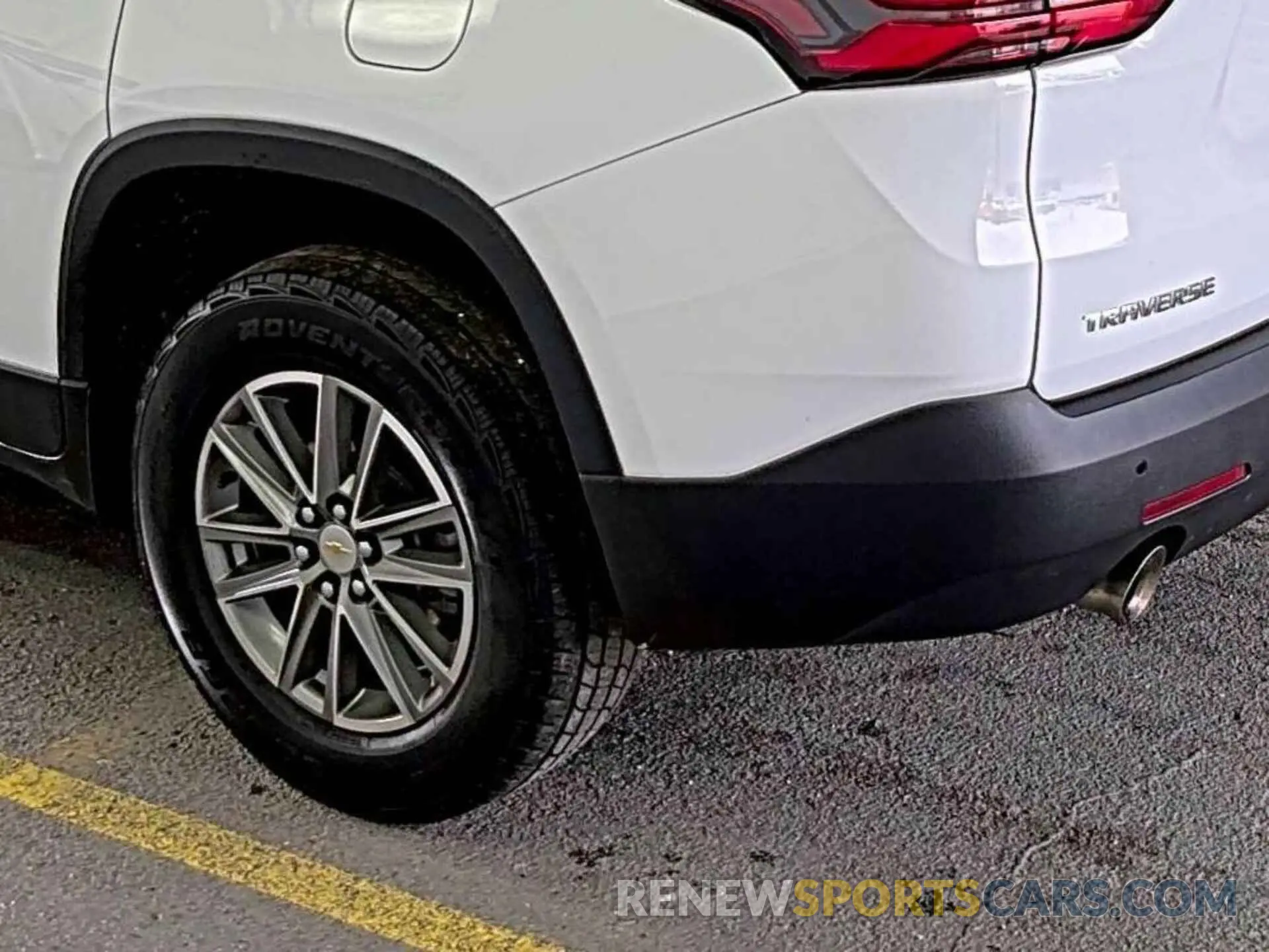 16 Photograph of a damaged car 1GNERGKW3NJ180301 CHEVROLET TRAVERSE 2022