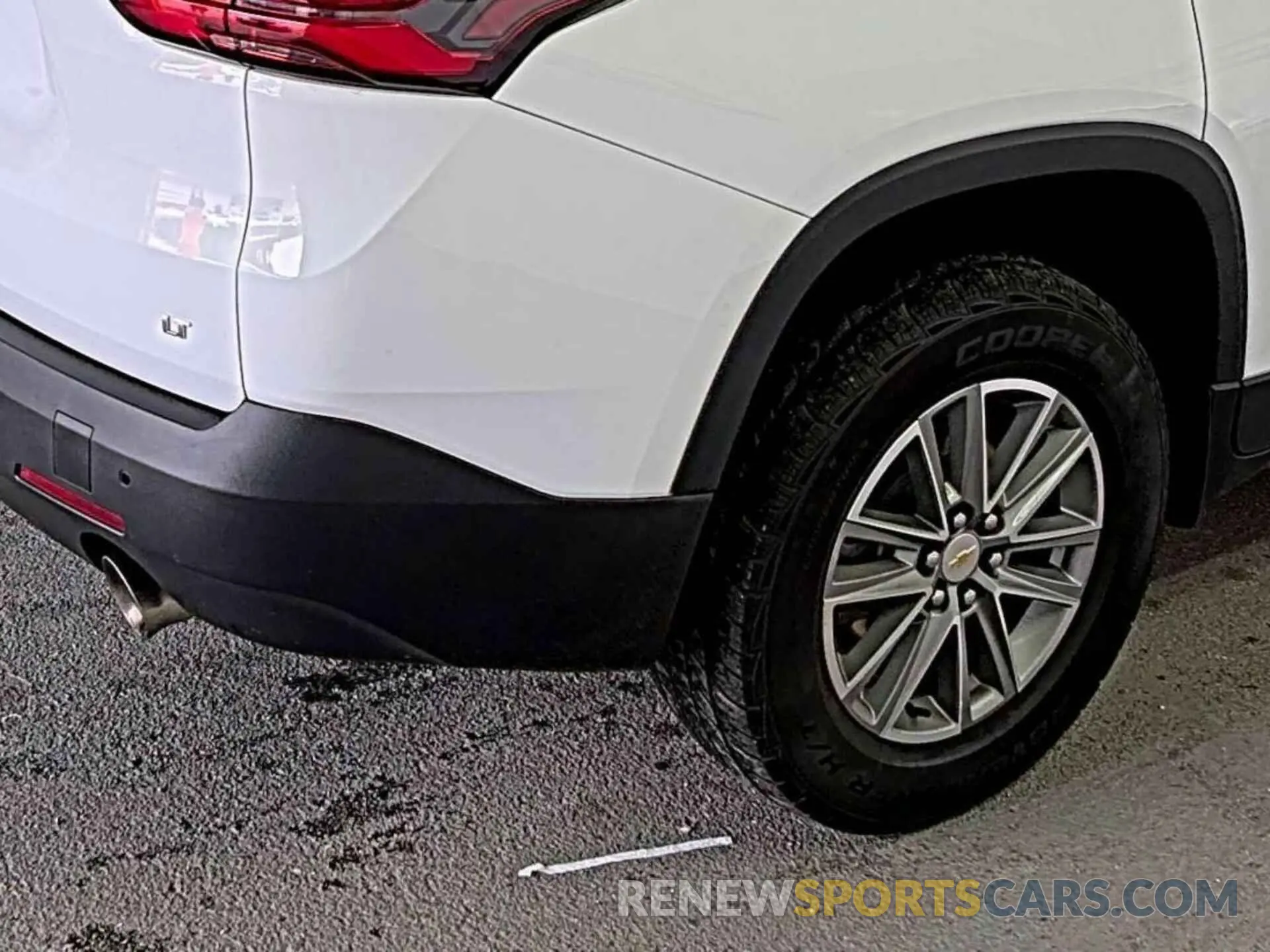 43 Photograph of a damaged car 1GNERGKW3NJ180301 CHEVROLET TRAVERSE 2022