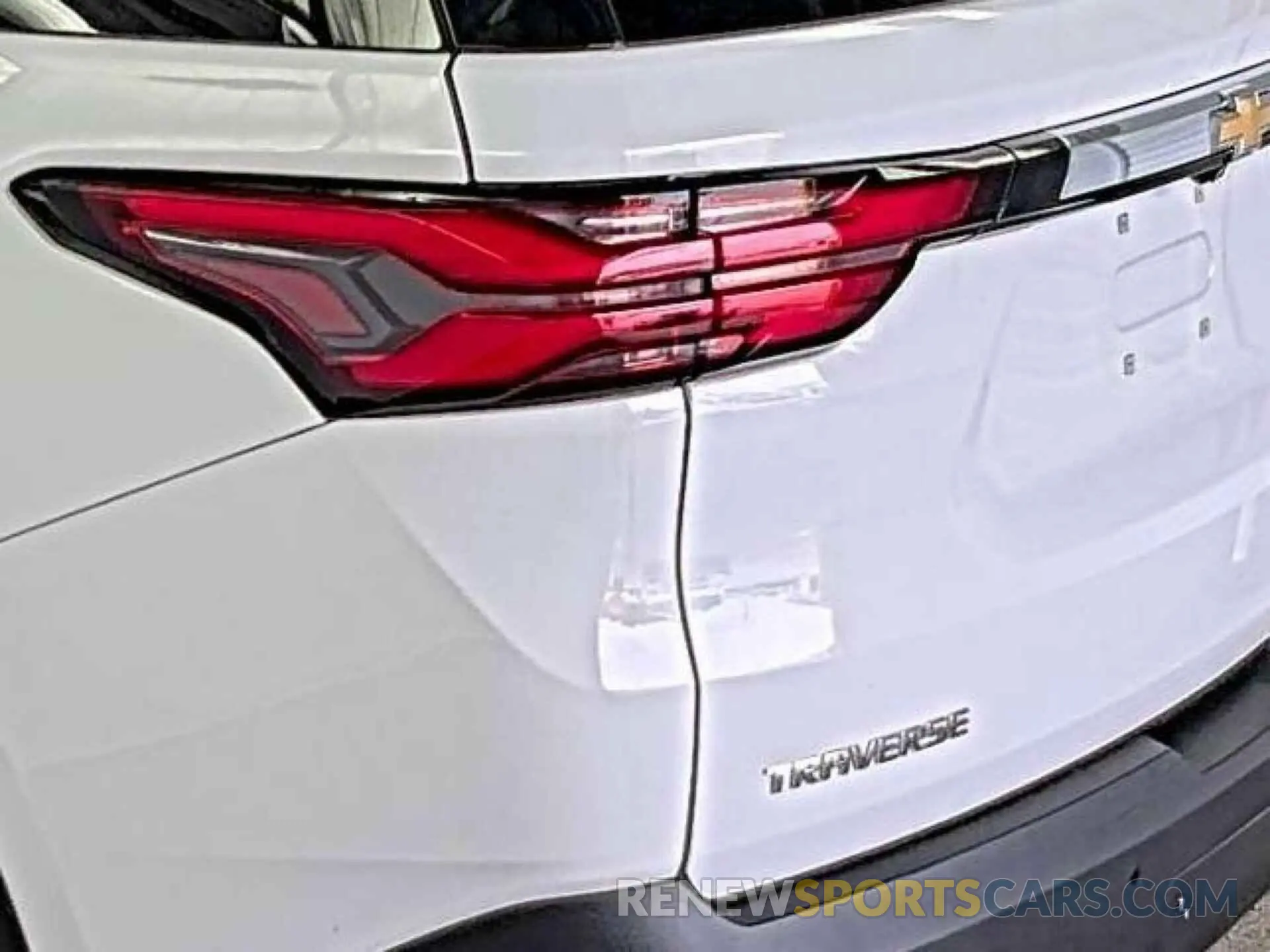 7 Photograph of a damaged car 1GNERGKW3NJ180301 CHEVROLET TRAVERSE 2022