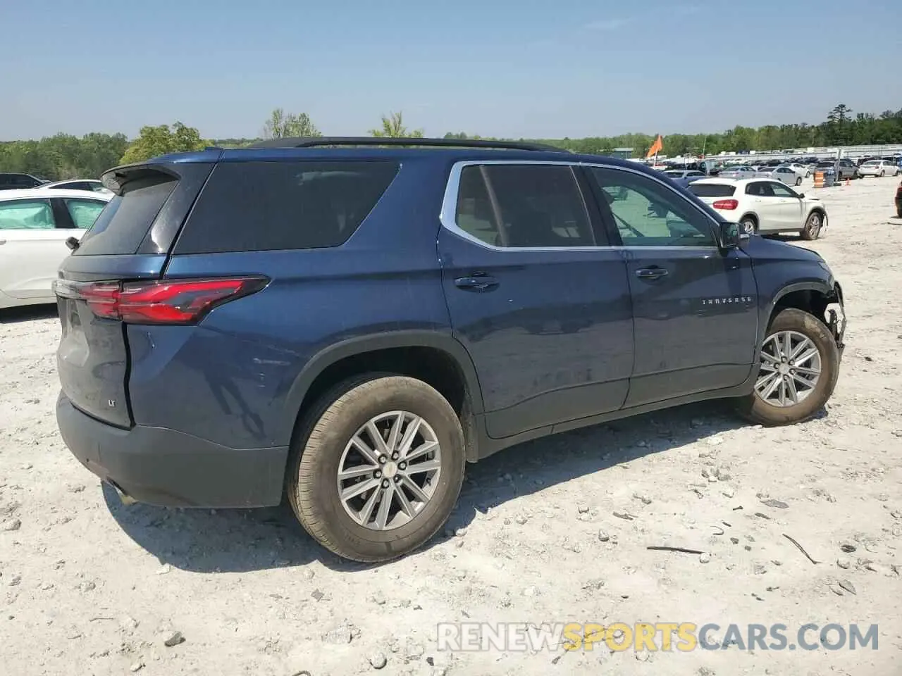3 Photograph of a damaged car 1GNERGKW4NJ127865 CHEVROLET TRAVERSE 2022