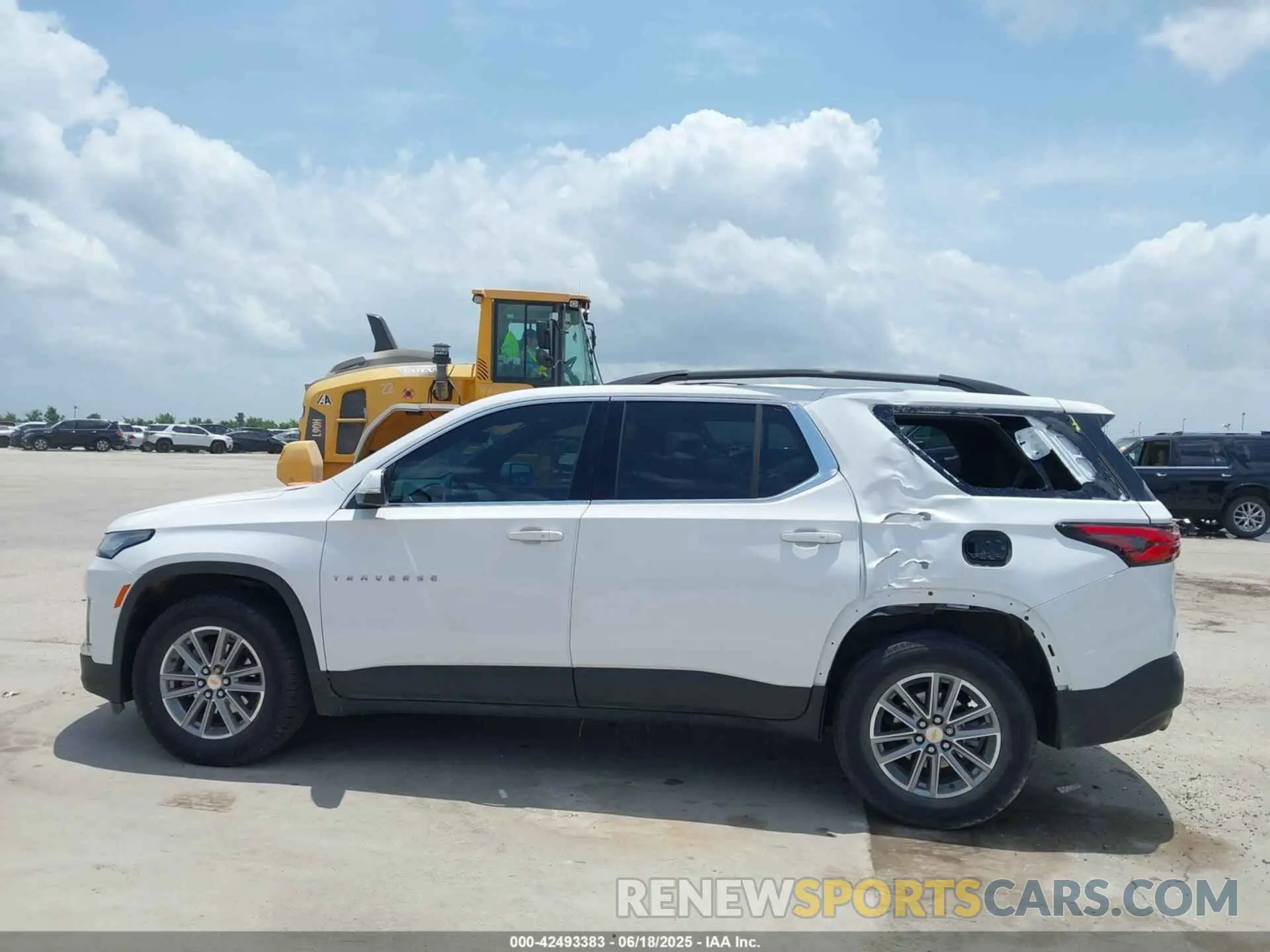 14 Photograph of a damaged car 1GNERGKW4NJ183708 CHEVROLET TRAVERSE 2022