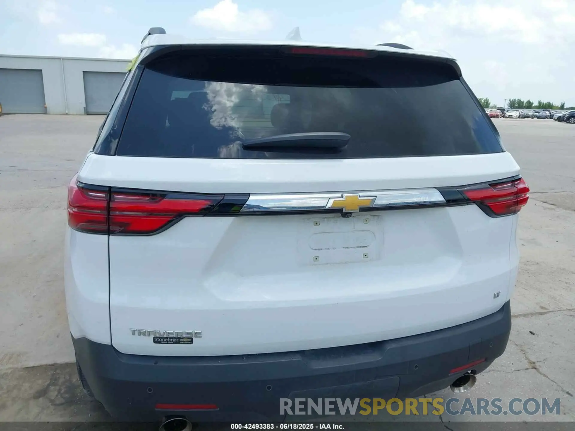 19 Photograph of a damaged car 1GNERGKW4NJ183708 CHEVROLET TRAVERSE 2022