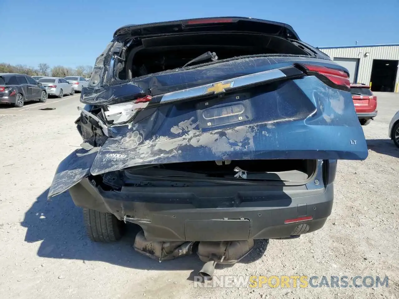 6 Photograph of a damaged car 1GNERGKW5NJ183667 CHEVROLET TRAVERSE 2022