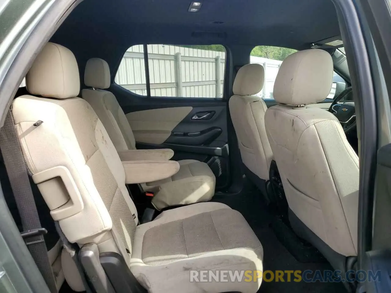 11 Photograph of a damaged car 1GNERGKW6NJ121775 CHEVROLET TRAVERSE 2022