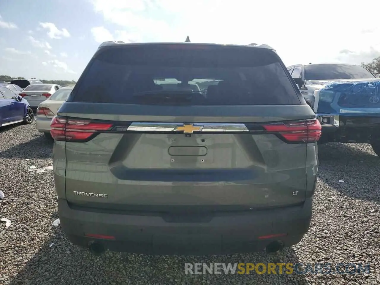6 Photograph of a damaged car 1GNERGKW6NJ121775 CHEVROLET TRAVERSE 2022