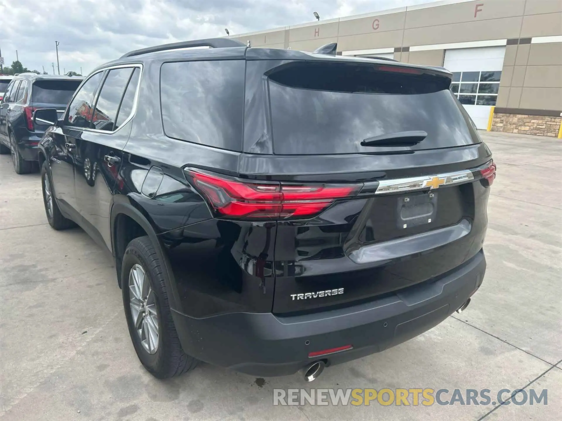 12 Photograph of a damaged car 1GNERGKW6NJ153965 CHEVROLET TRAVERSE 2022