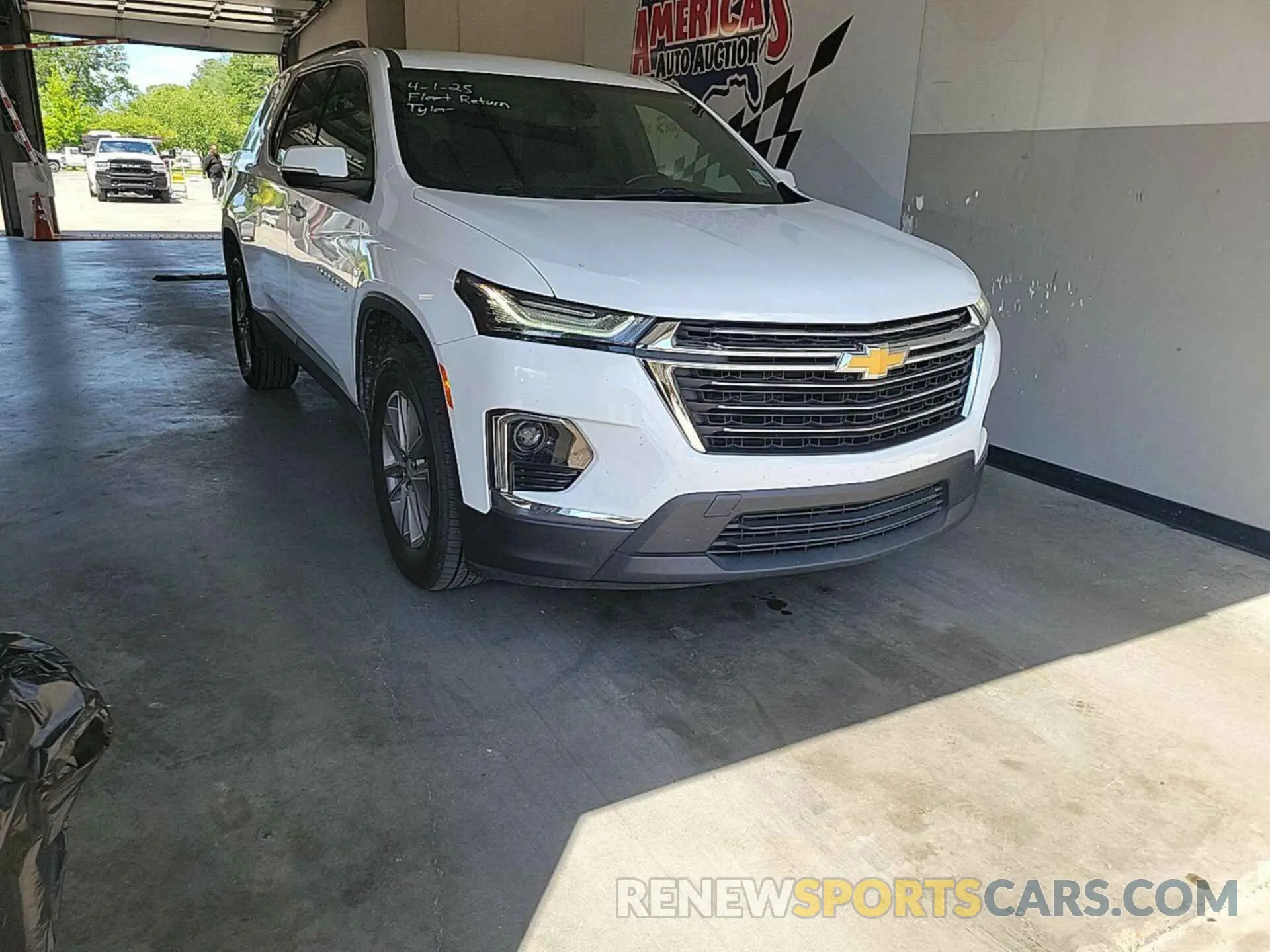 11 Photograph of a damaged car 1GNERGKW6NJ155327 CHEVROLET TRAVERSE 2022