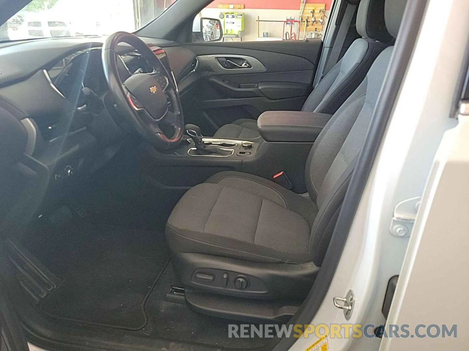 20 Photograph of a damaged car 1GNERGKW6NJ155327 CHEVROLET TRAVERSE 2022
