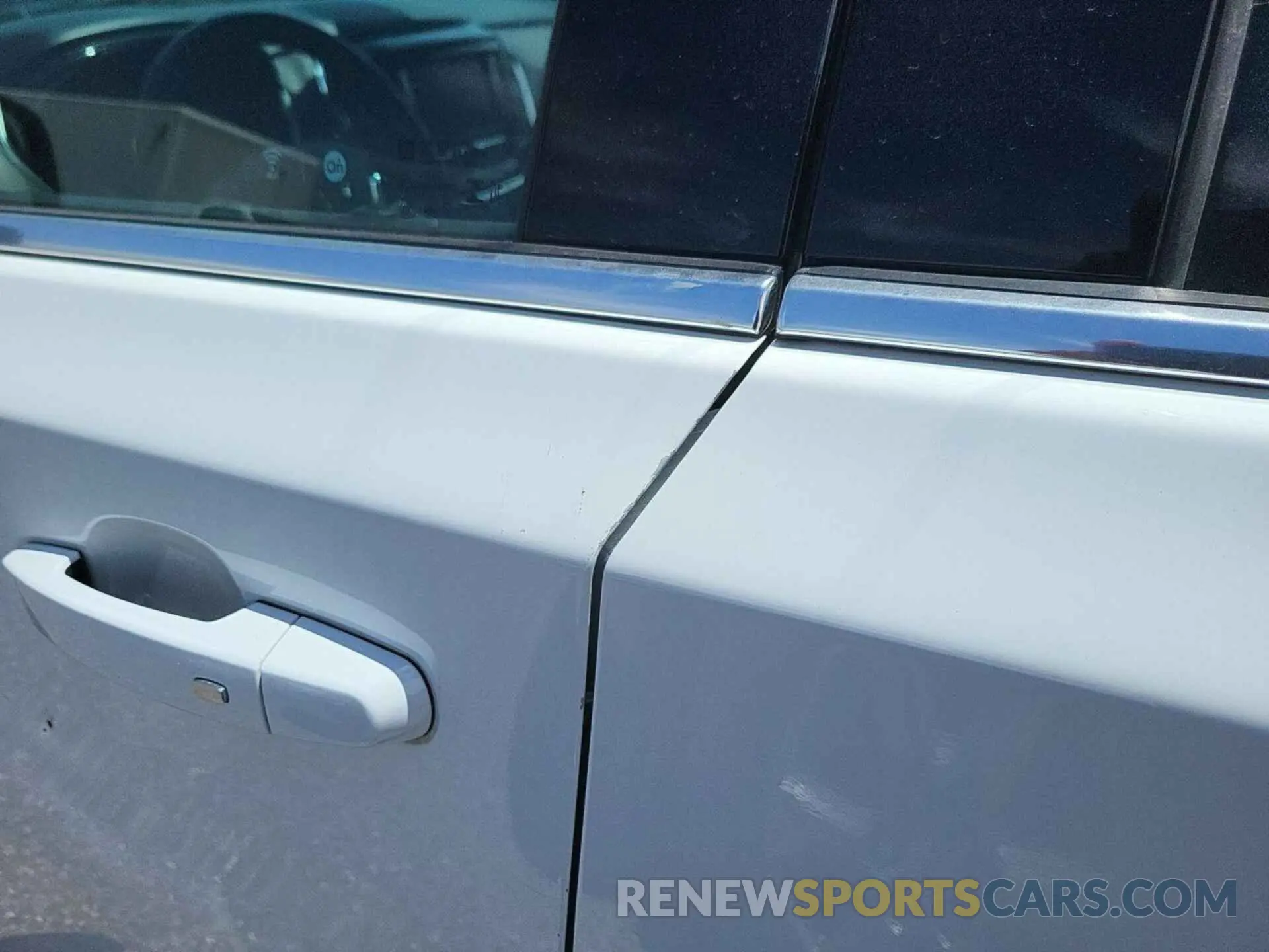 1 Photograph of a damaged car 1GNERGKW6NJ156915 CHEVROLET TRAVERSE 2022