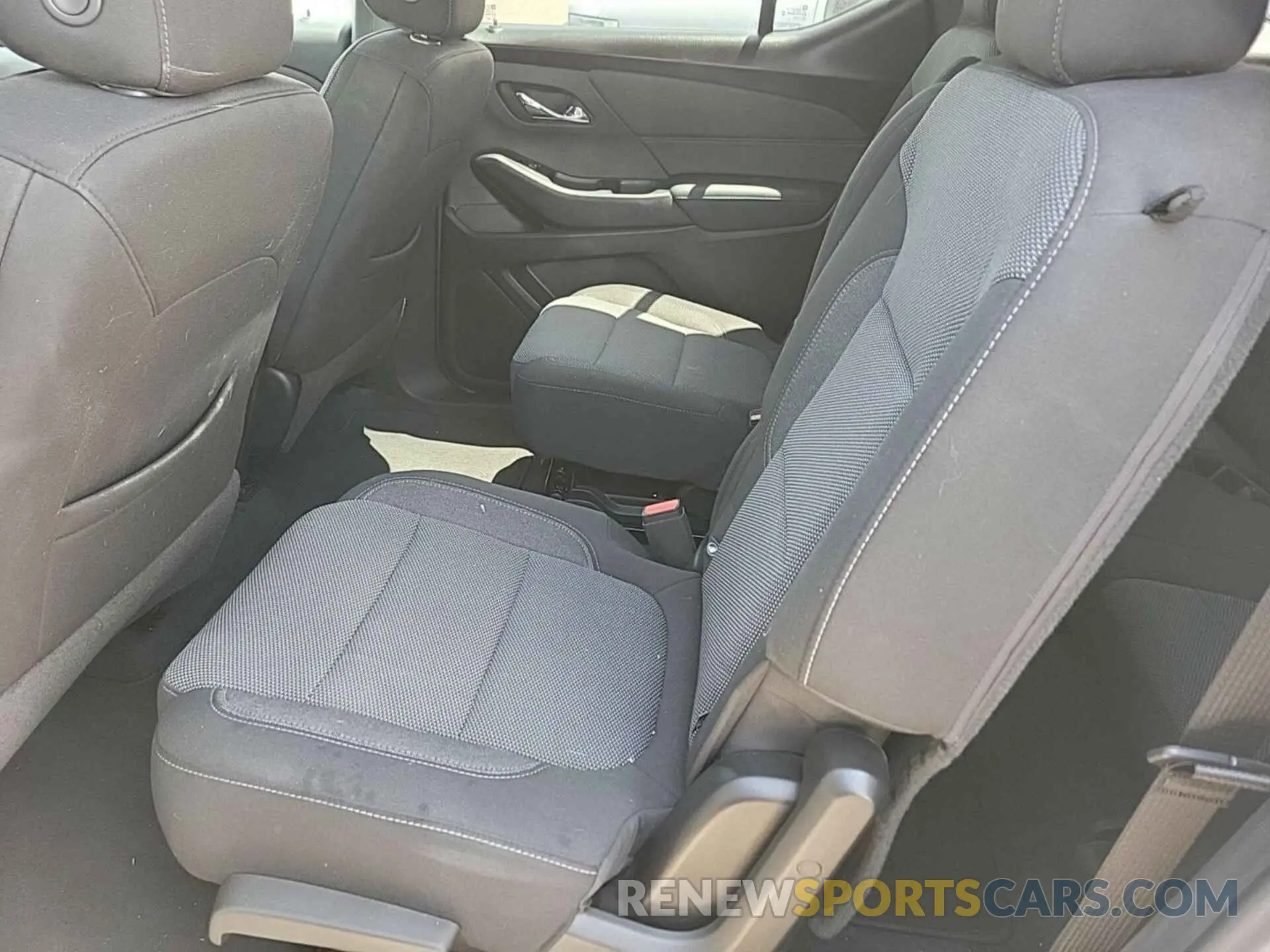 10 Photograph of a damaged car 1GNERGKW6NJ156915 CHEVROLET TRAVERSE 2022