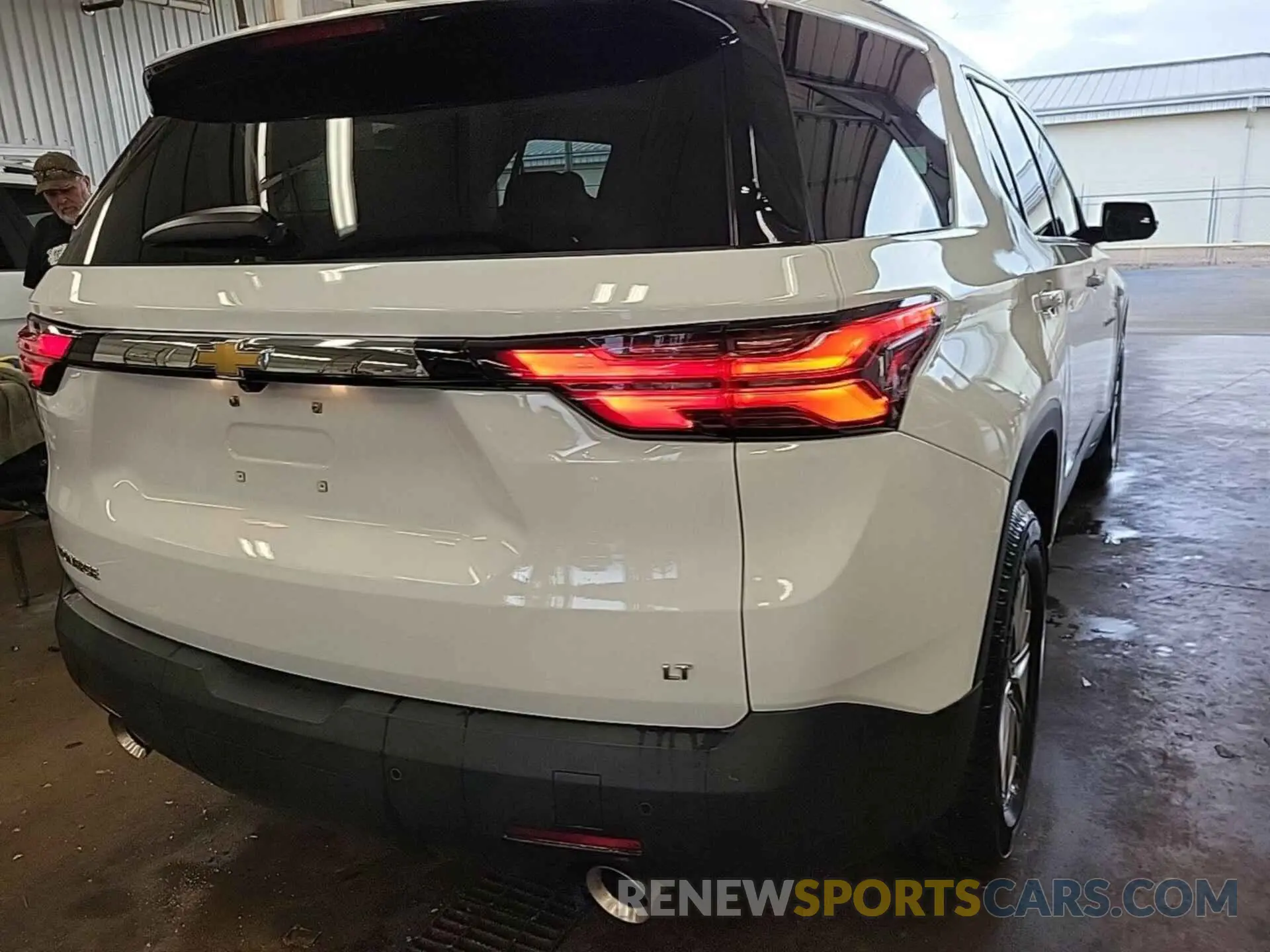 14 Photograph of a damaged car 1GNERGKW6NJ156915 CHEVROLET TRAVERSE 2022