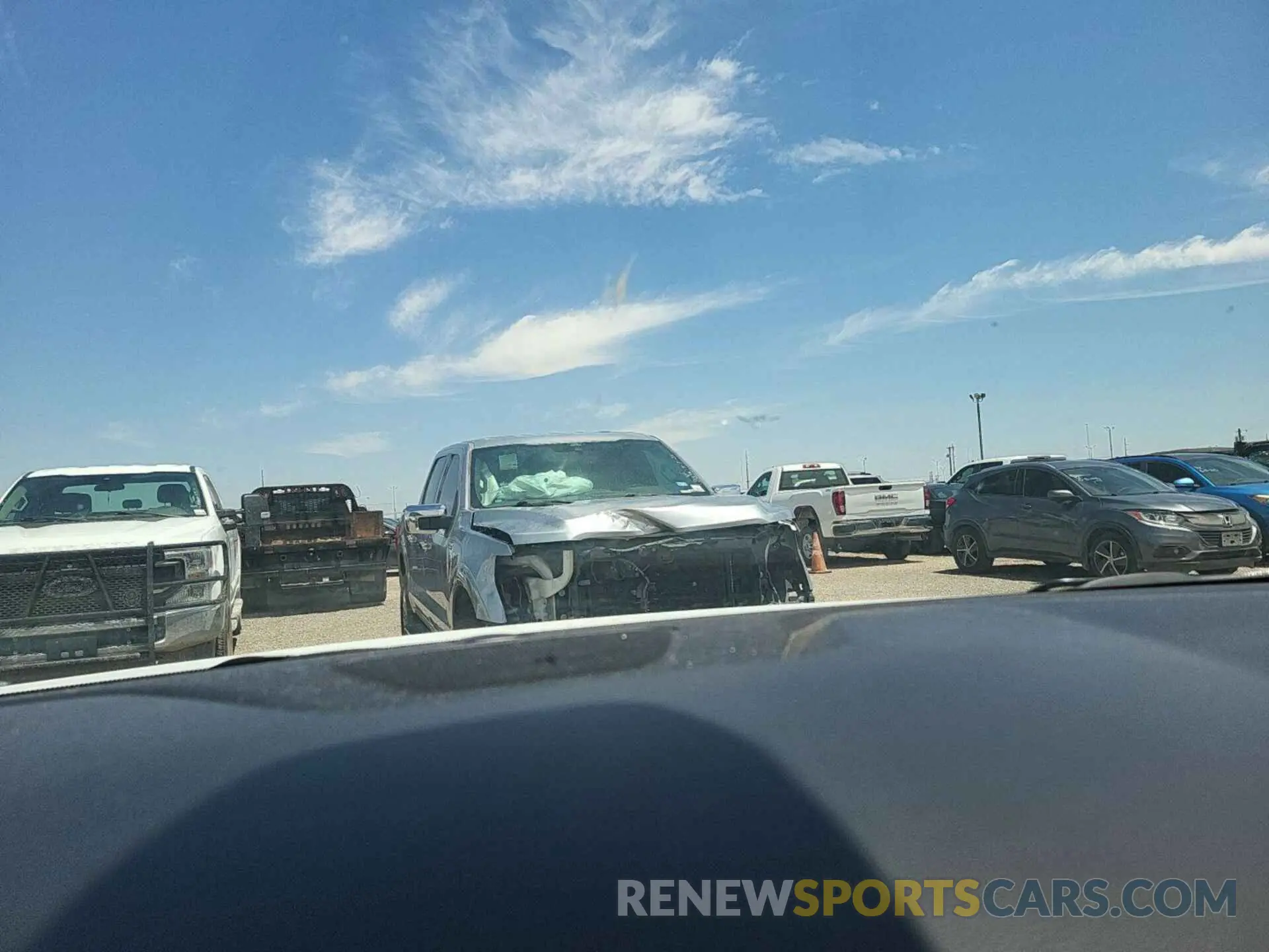 15 Photograph of a damaged car 1GNERGKW6NJ156915 CHEVROLET TRAVERSE 2022