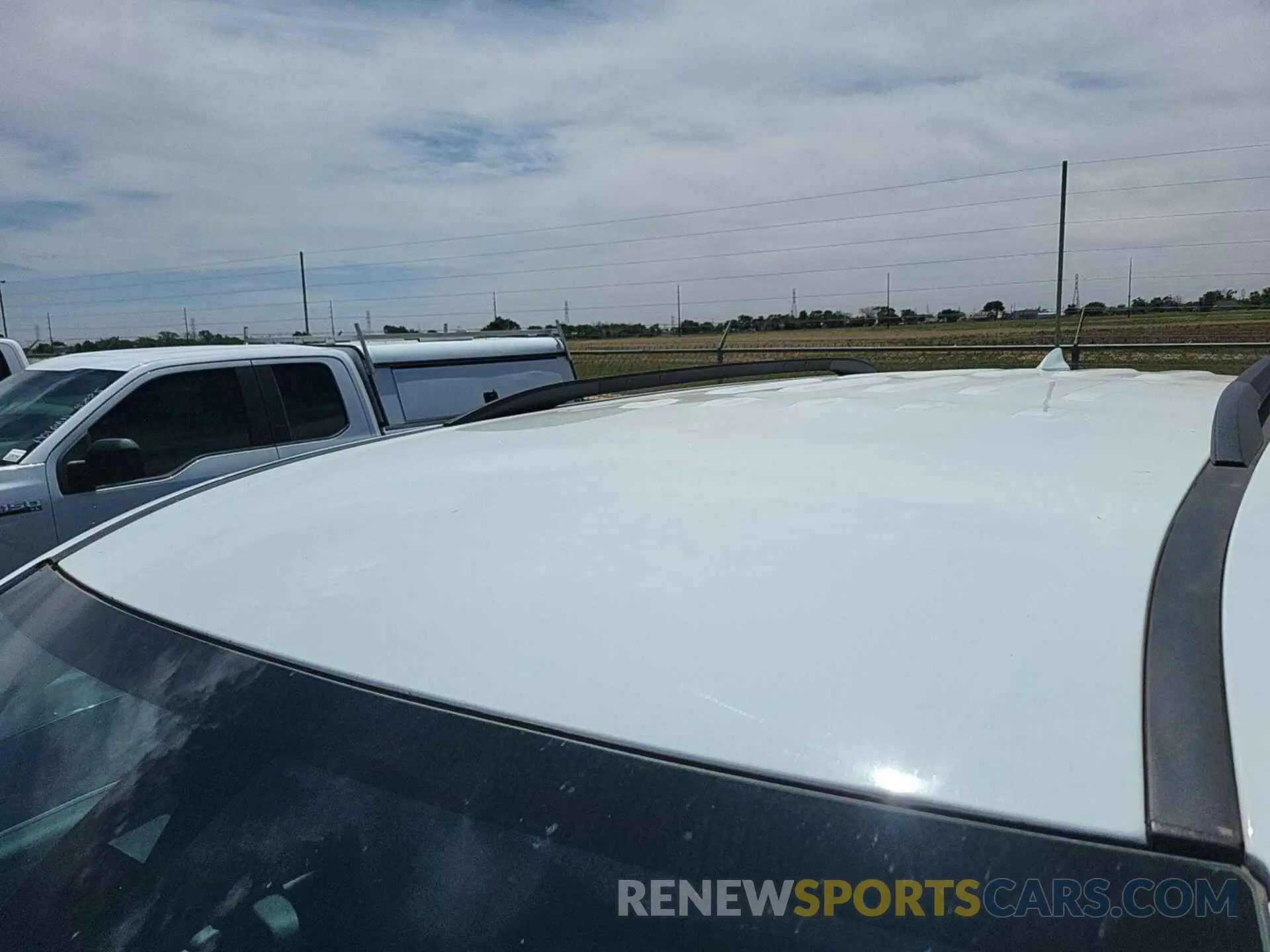 17 Photograph of a damaged car 1GNERGKW6NJ156915 CHEVROLET TRAVERSE 2022