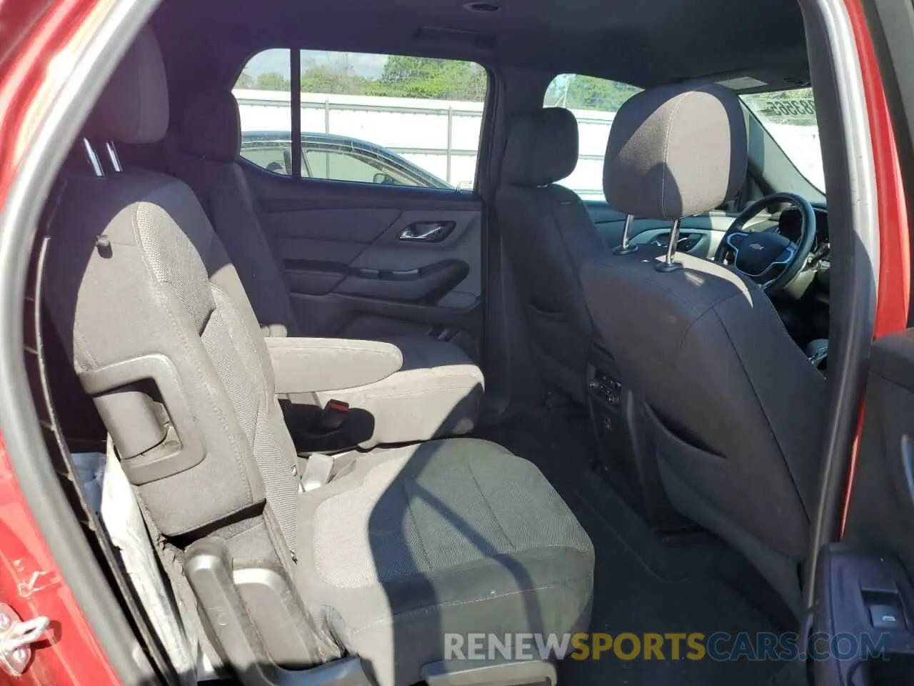 11 Photograph of a damaged car 1GNERGKW7NJ145521 CHEVROLET TRAVERSE 2022