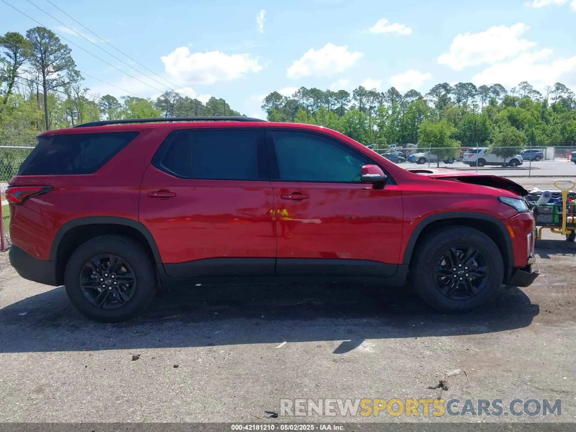 13 Photograph of a damaged car 1GNERGKW7NJ154137 CHEVROLET TRAVERSE 2022