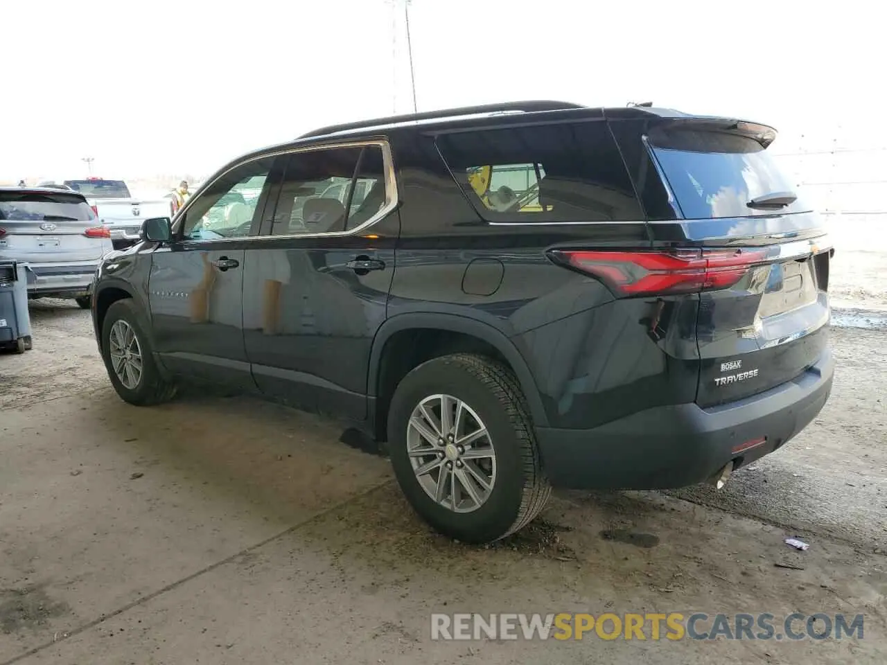 2 Photograph of a damaged car 1GNERGKW8NJ107019 CHEVROLET TRAVERSE 2022
